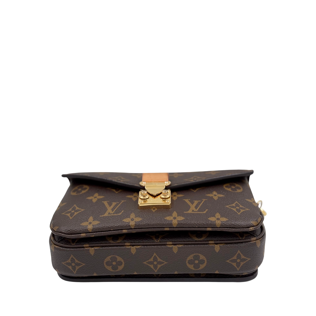 LOUIS VUITTON Pochette Metis East West in monogram canvas (microchipped)
