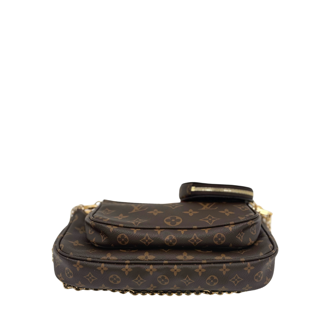LOUIS VUITTON Multi Pochette Accessoires khaki strap