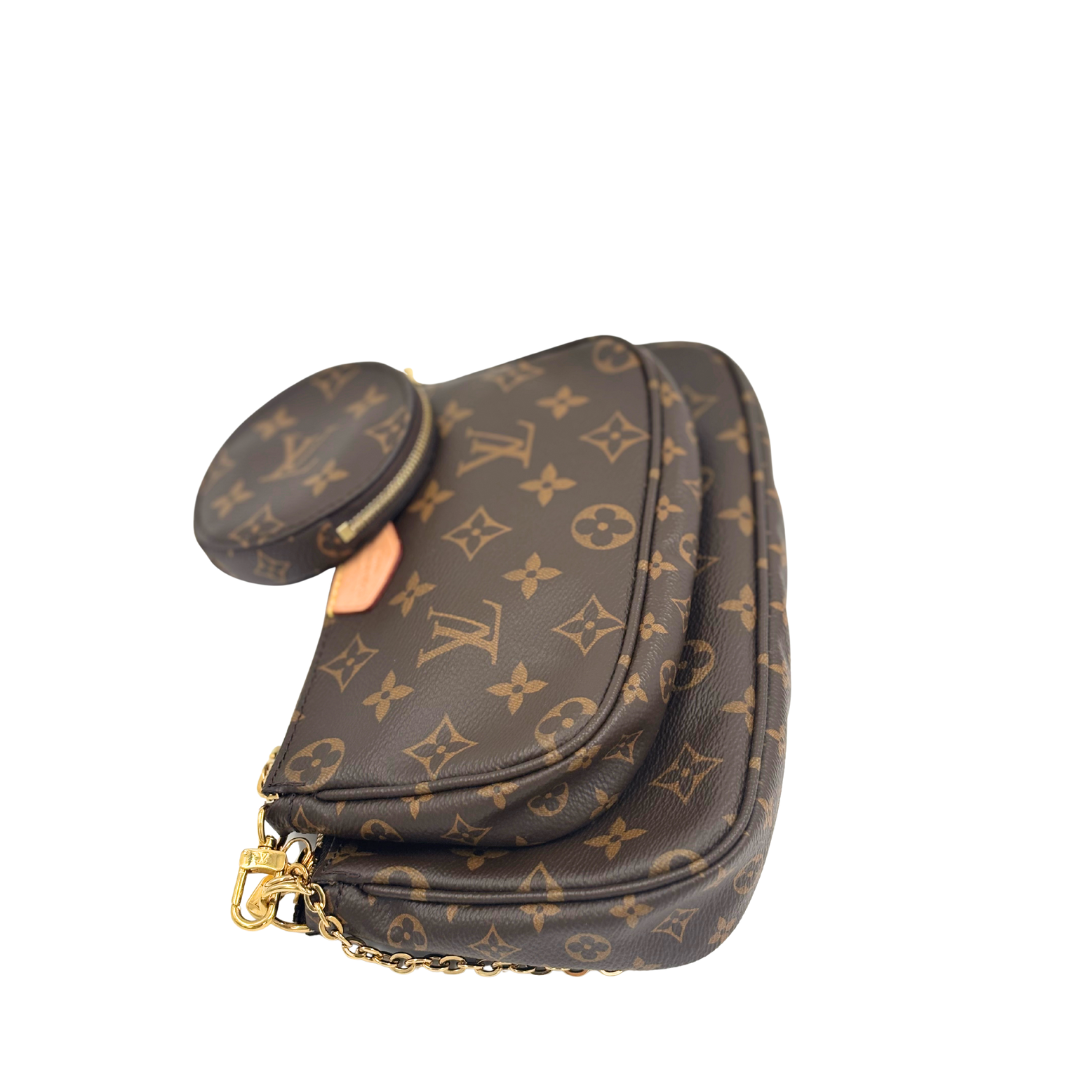 LOUIS VUITTON Multi Pochette Accessoires khaki strap