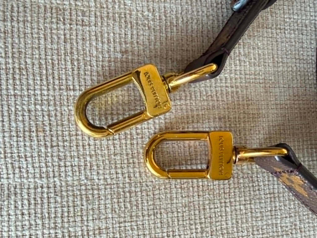 LOUIS VUITTON Pochette Métis Monogram