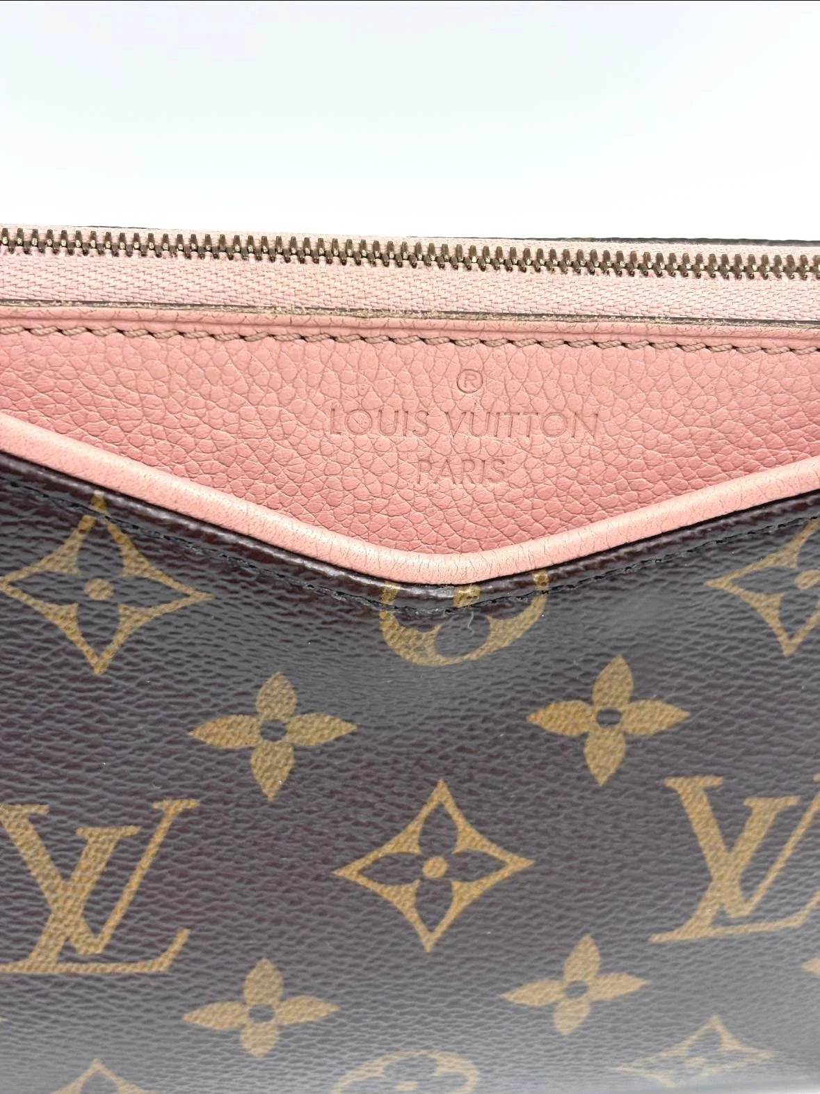 LOUIS VUITTON Pallas clutch monogram pink color
