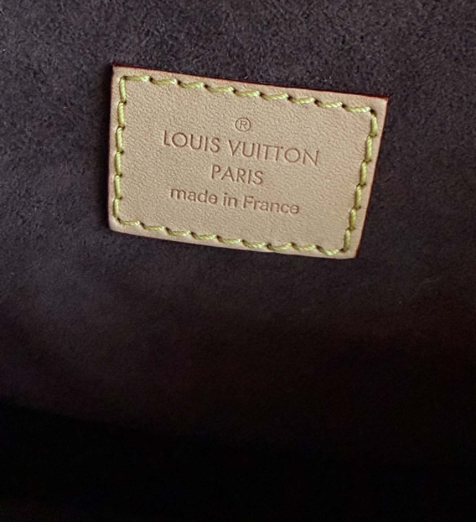 LOUIS VUITTON Pochette Métis Monogram