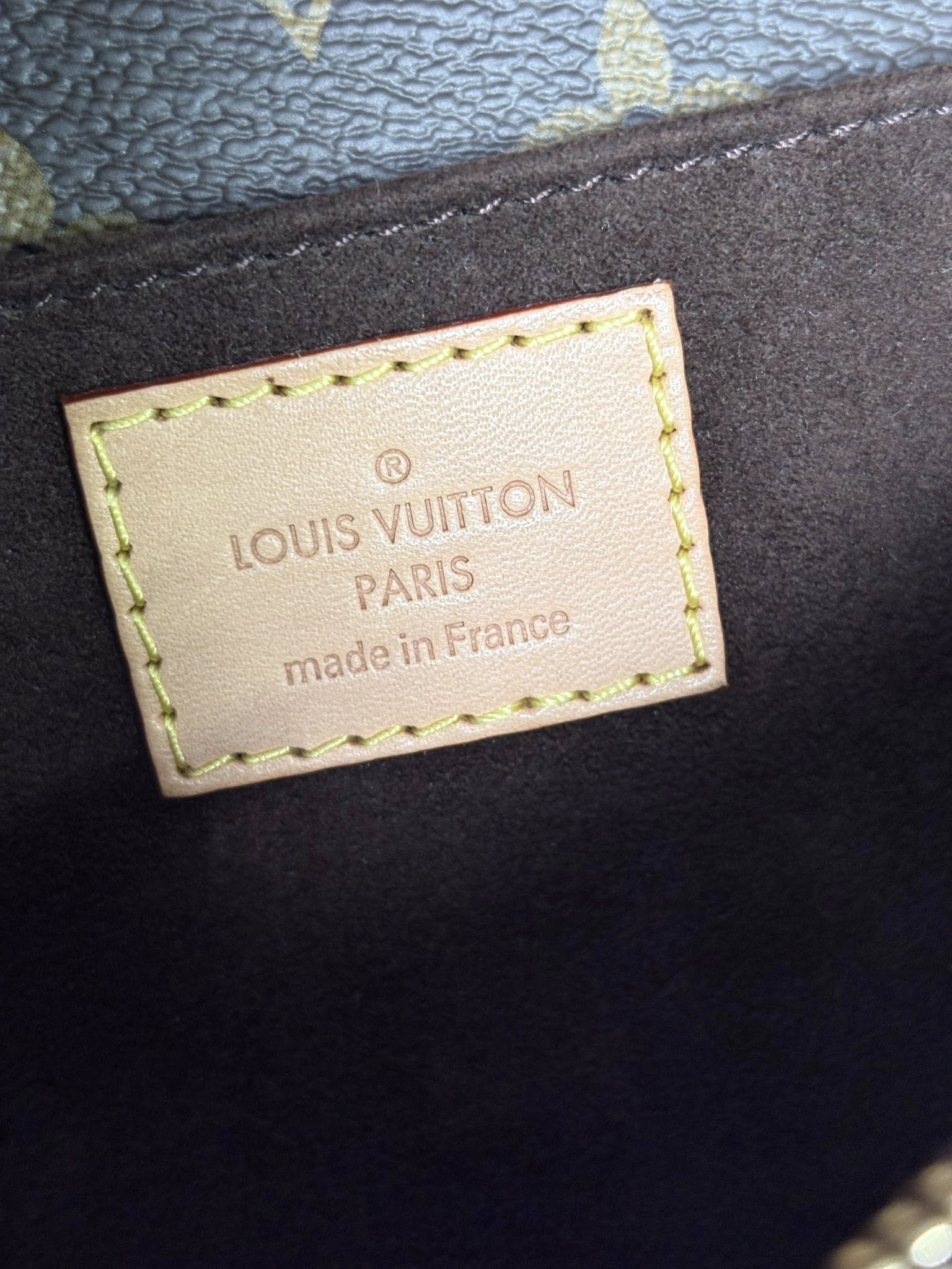 LOUIS VUITTON Pochette Metis East West in monogram canvas (microchipped)
