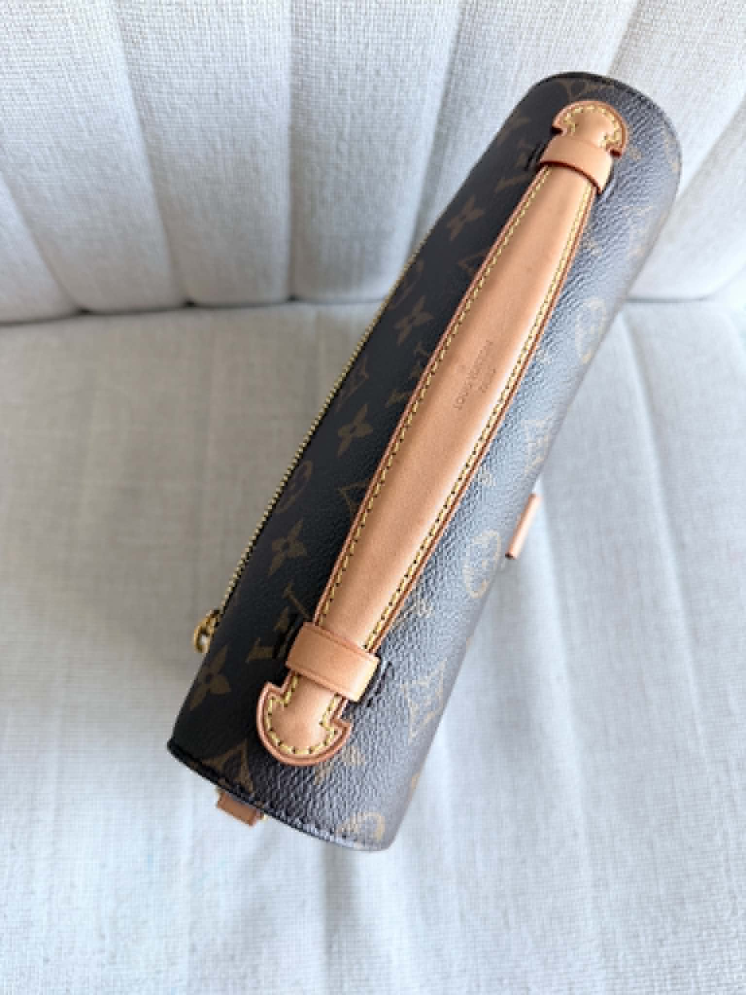 LOUIS VUITTON Pochette Métis Monogram