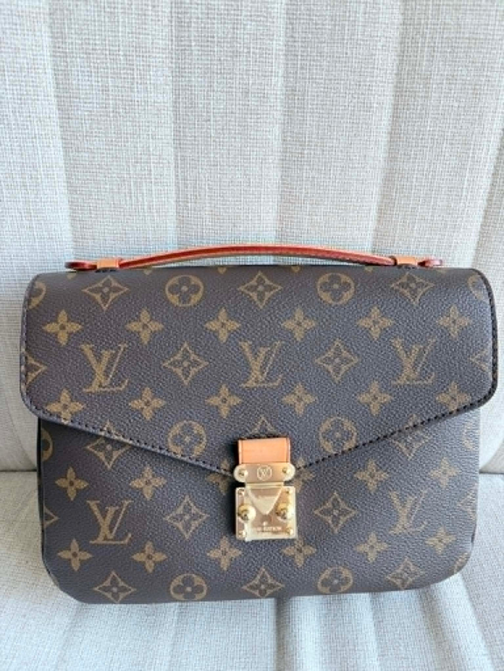 LOUIS VUITTON Pochette Métis Monogram