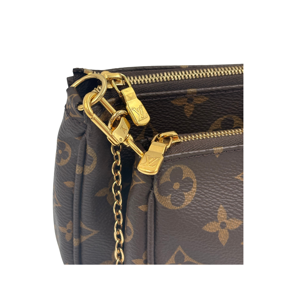 LOUIS VUITTON Multi Pochette Accessoires khaki strap