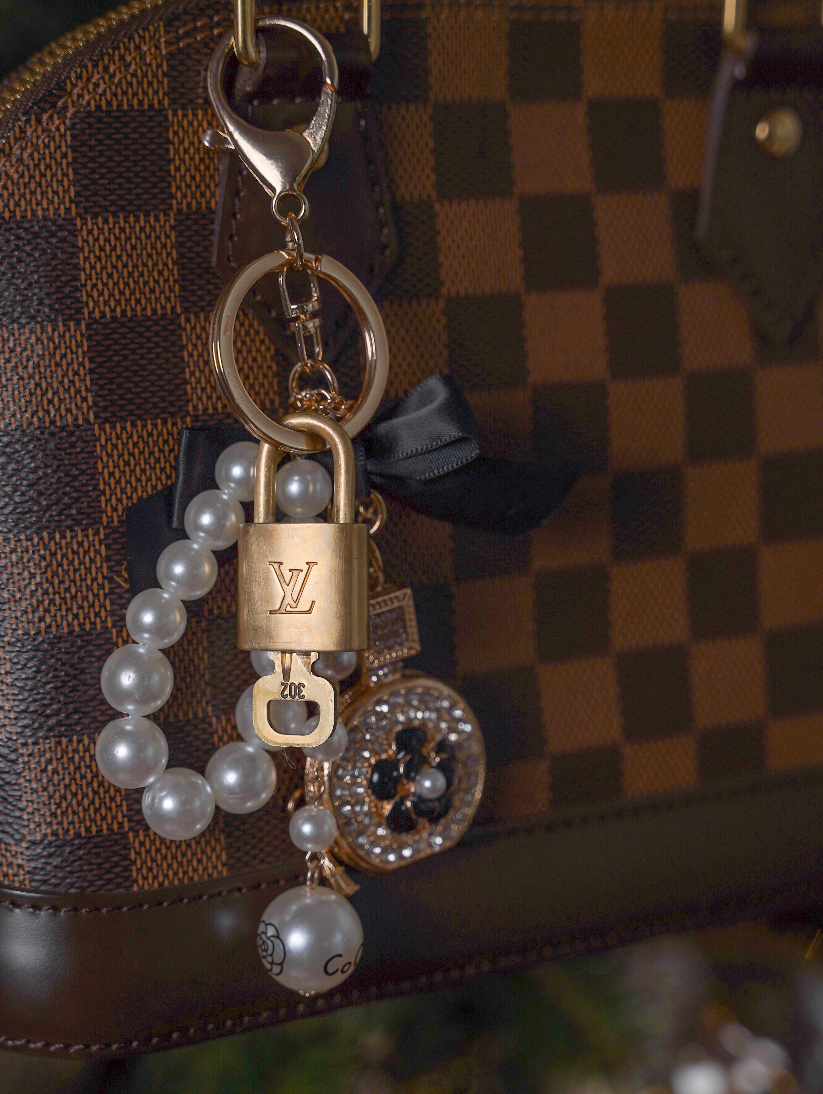 Authentic Lock & Key Set with Non-Branded Charm - Midnight Pearl