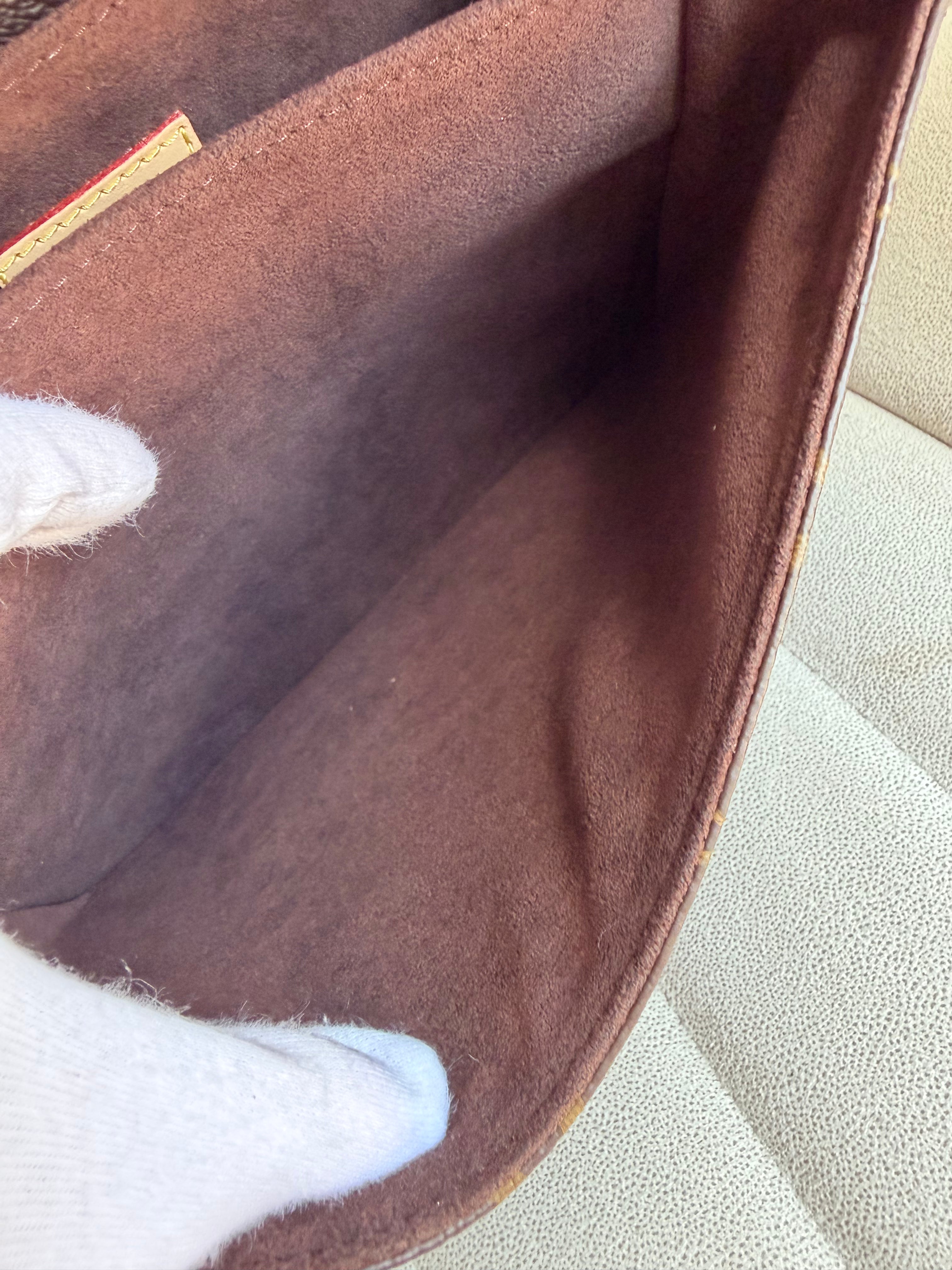 LOUIS VUITTON Pochette Métis Monogram