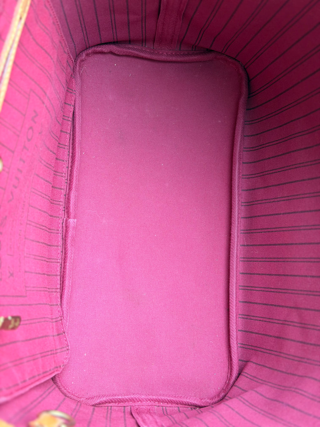 LOUIS VUITTON Neverfull MM Monogram – Pivoine Interior