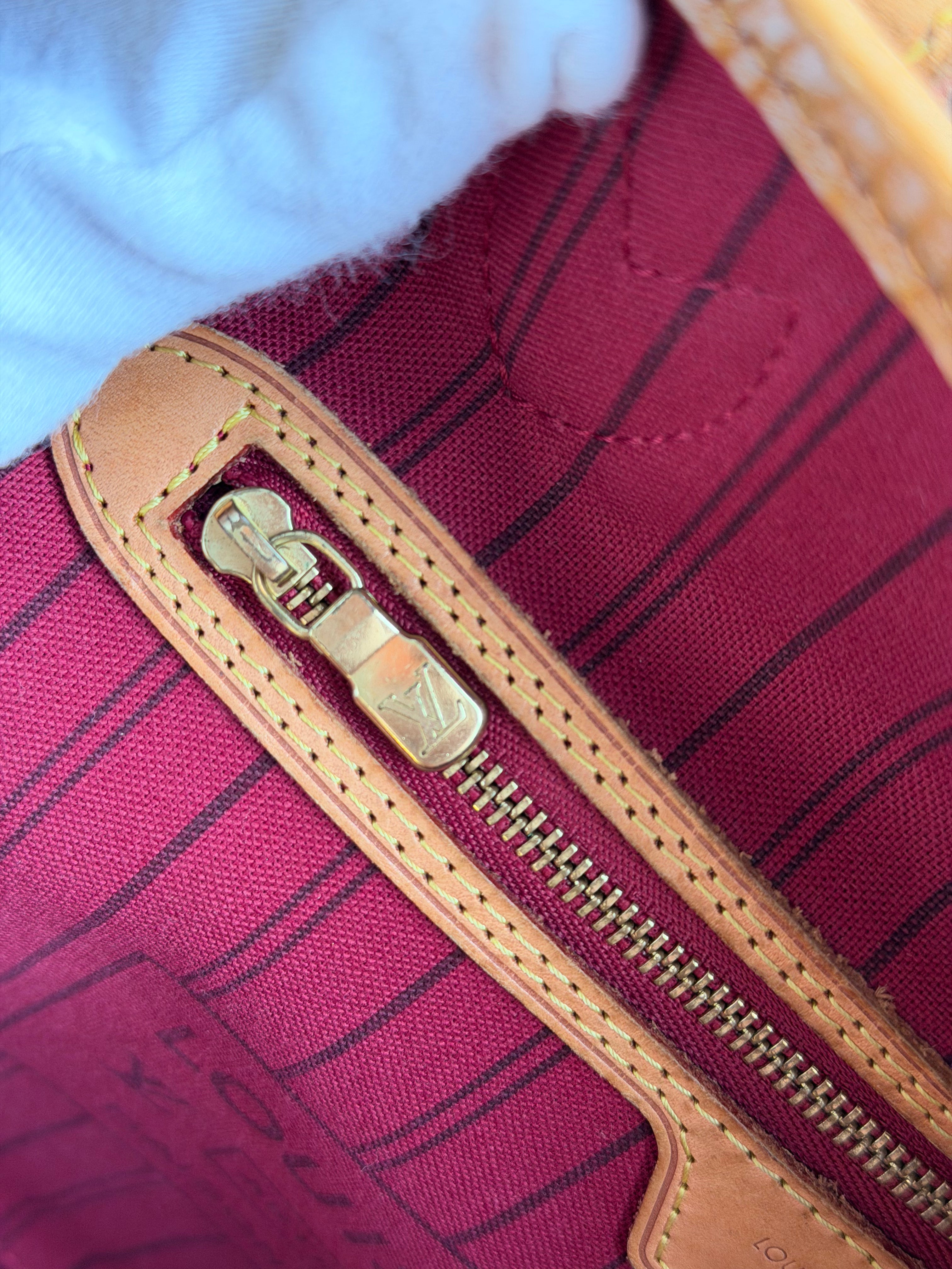 LOUIS VUITTON Neverfull MM Monogram – Pivoine Interior