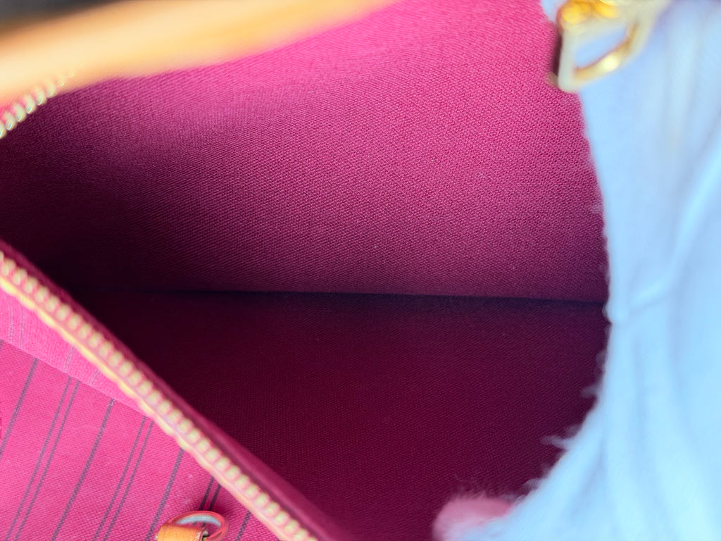 LOUIS VUITTON Neverfull MM Monogram – Pivoine Interior