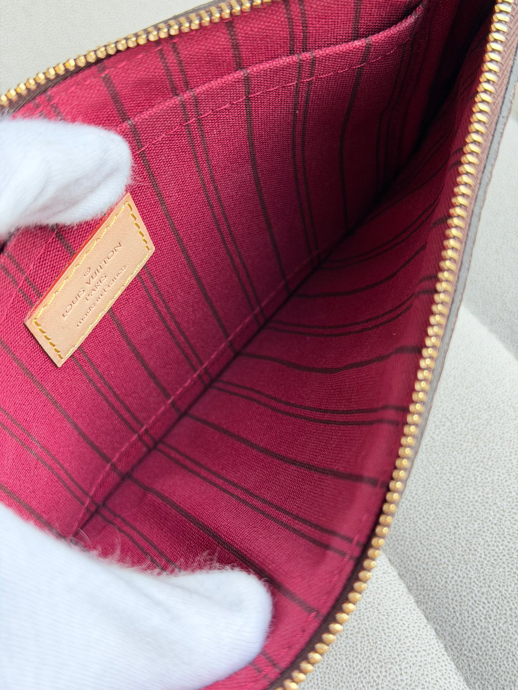 LOUIS VUITTON Neverfull MM Monogram – Pivoine Interior