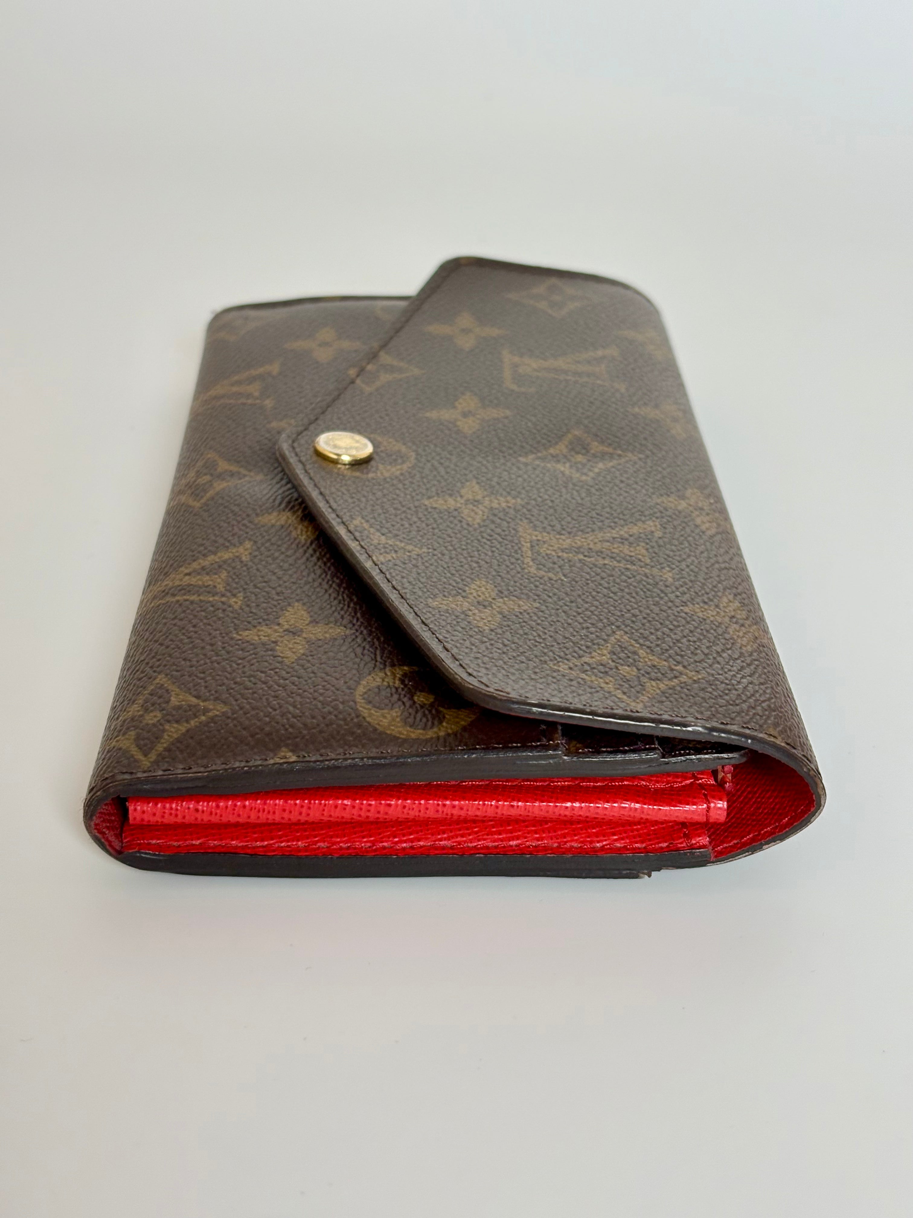 LOUIS VUITTON Monogram Sarah Wallet Coquelicot Red