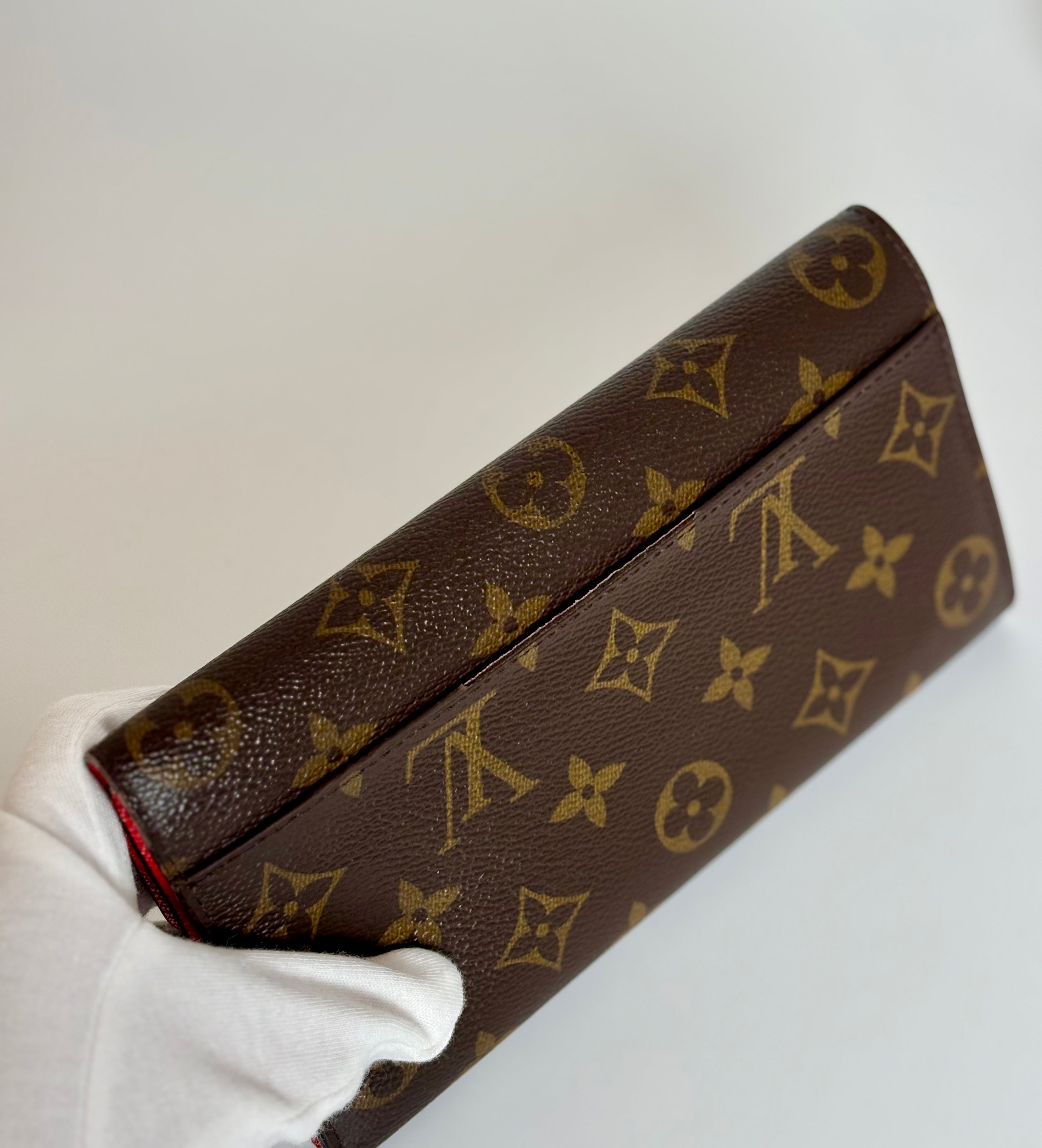 LOUIS VUITTON Monogram Sarah Wallet Coquelicot Red