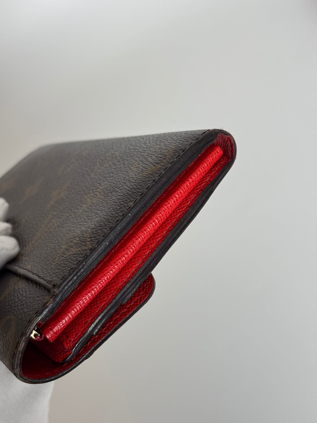 LOUIS VUITTON Monogram Sarah Wallet Coquelicot Red