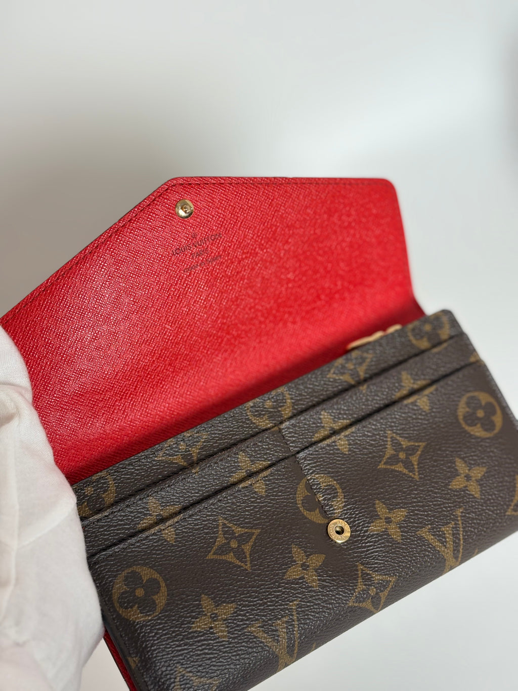 LOUIS VUITTON Monogram Sarah Wallet Coquelicot Red