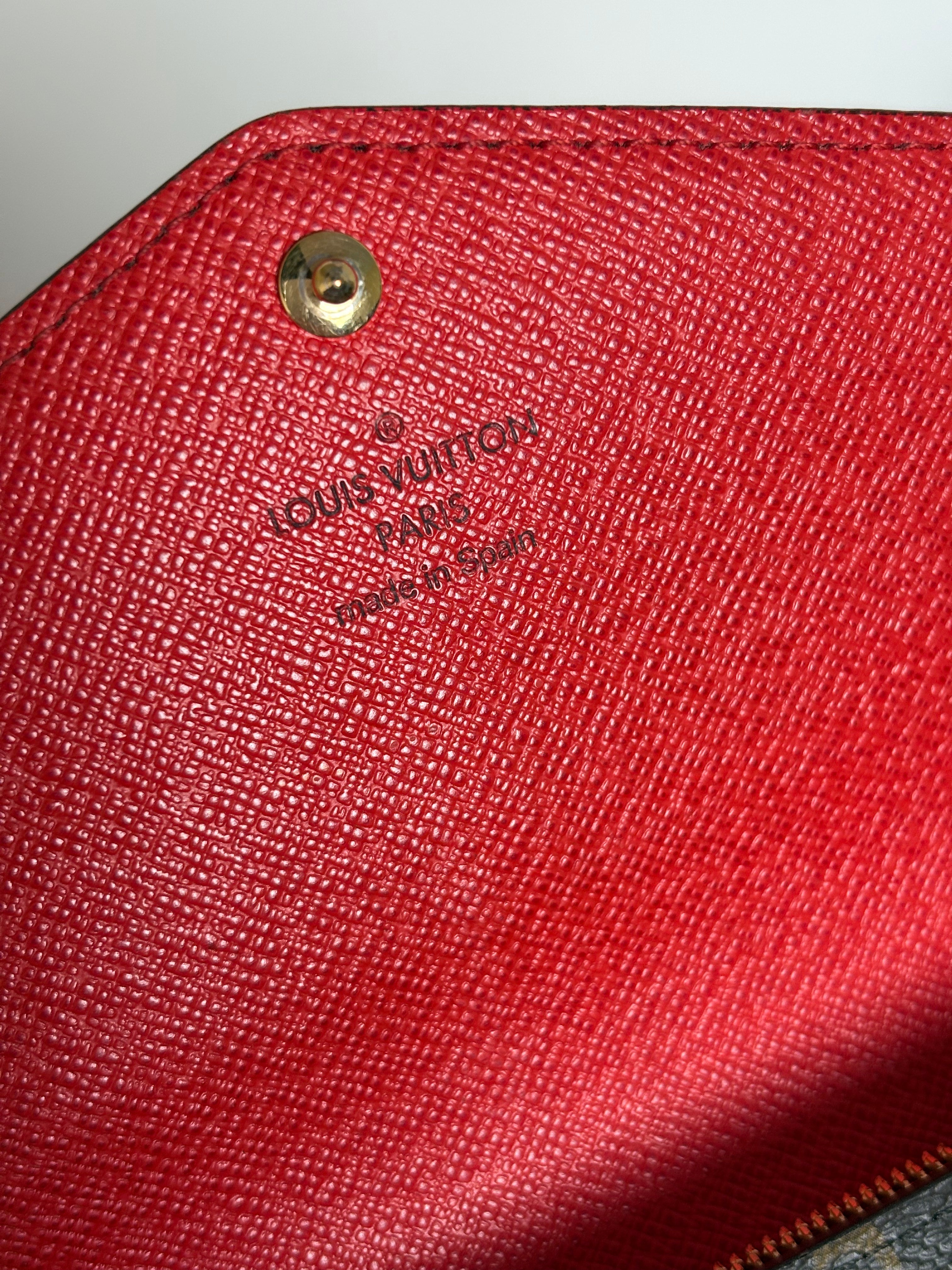 LOUIS VUITTON Monogram Sarah Wallet Coquelicot Red
