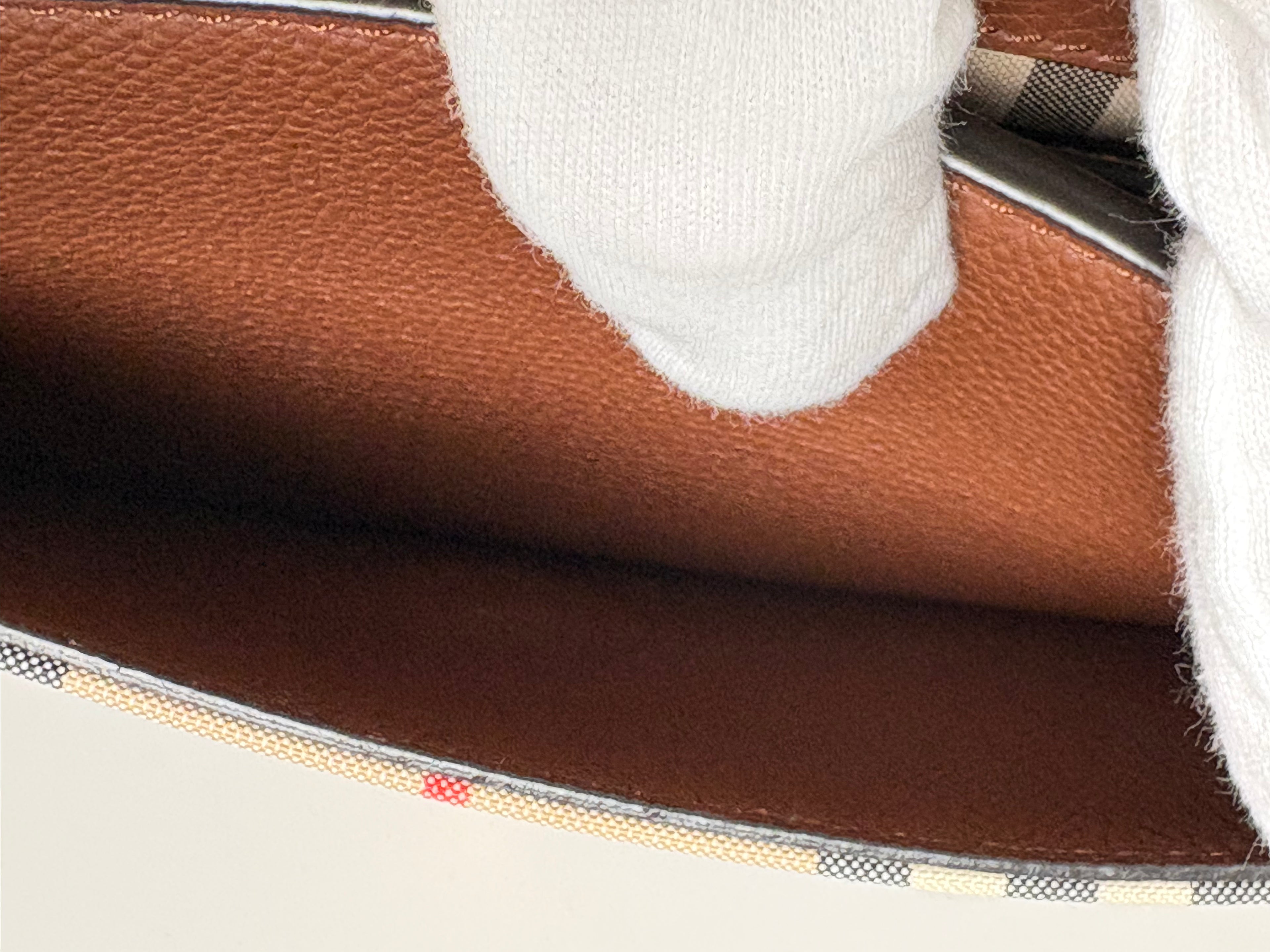 BURBERRY Note leather cross body bag
