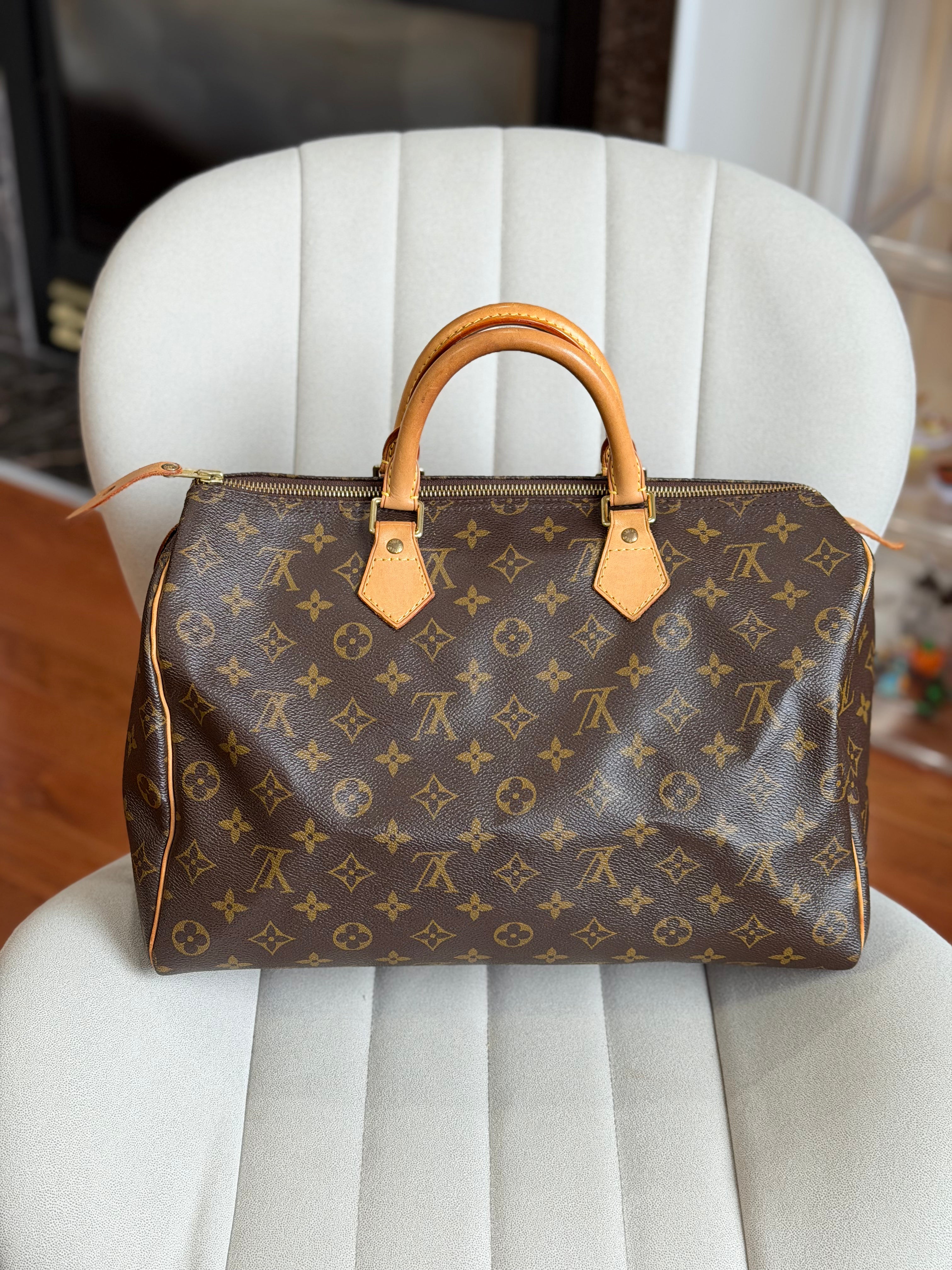 LOUIS VUITTON Speedy 35 Monogram Canvas