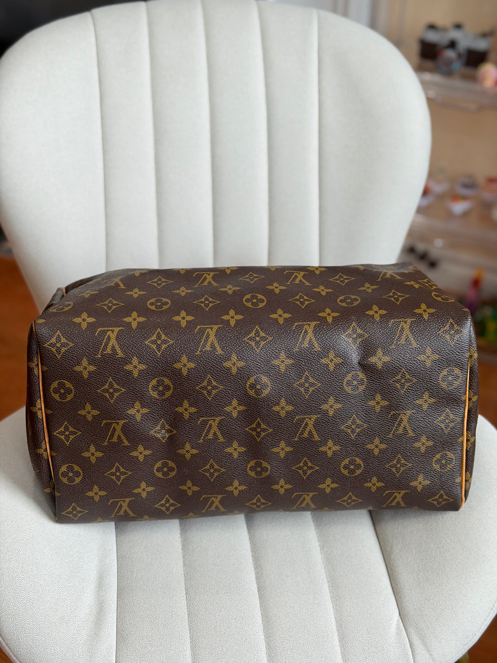 LOUIS VUITTON Speedy 35 Monogram Canvas