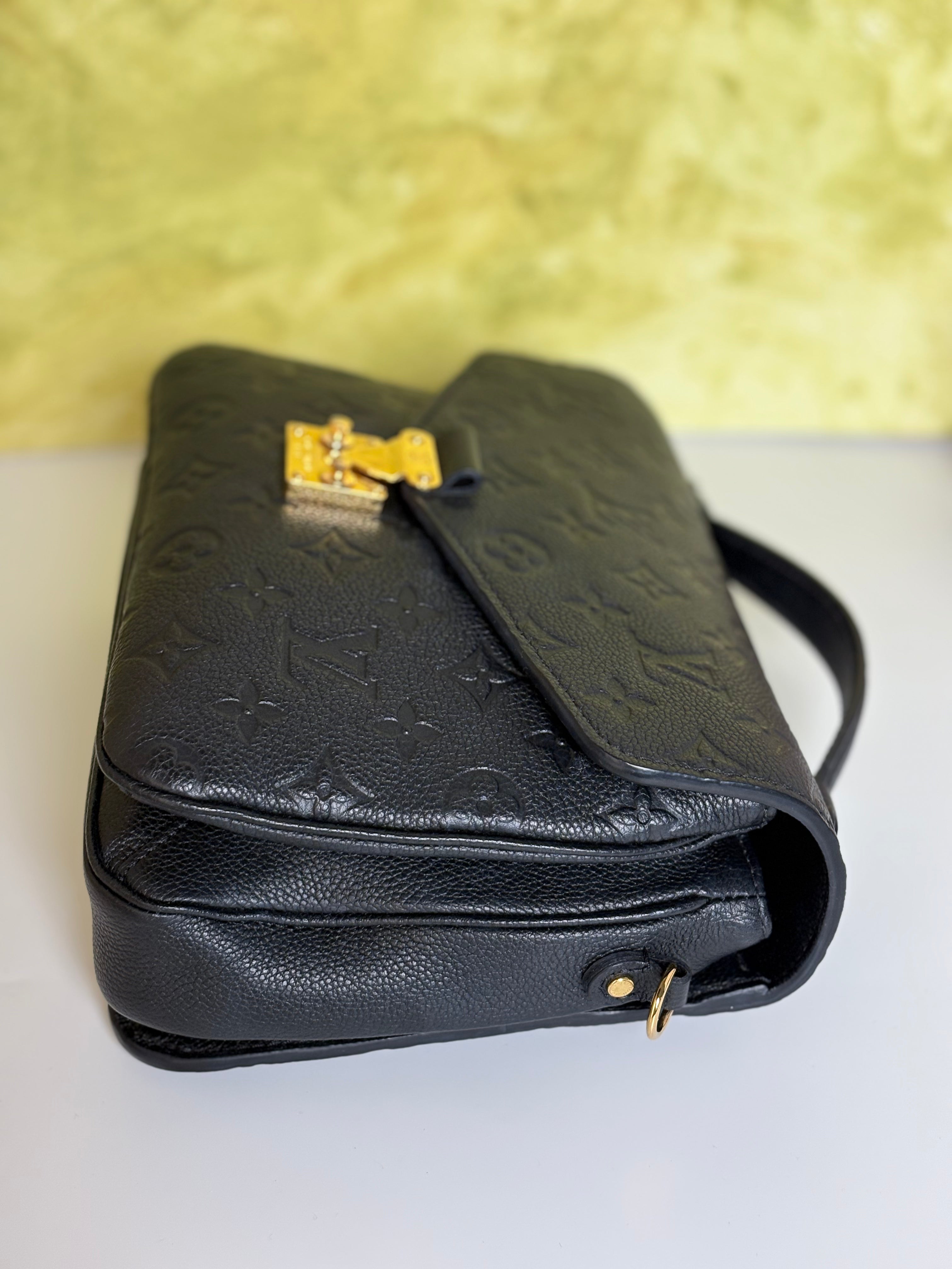 LOUIS VUITTON Metis empreinte black leather