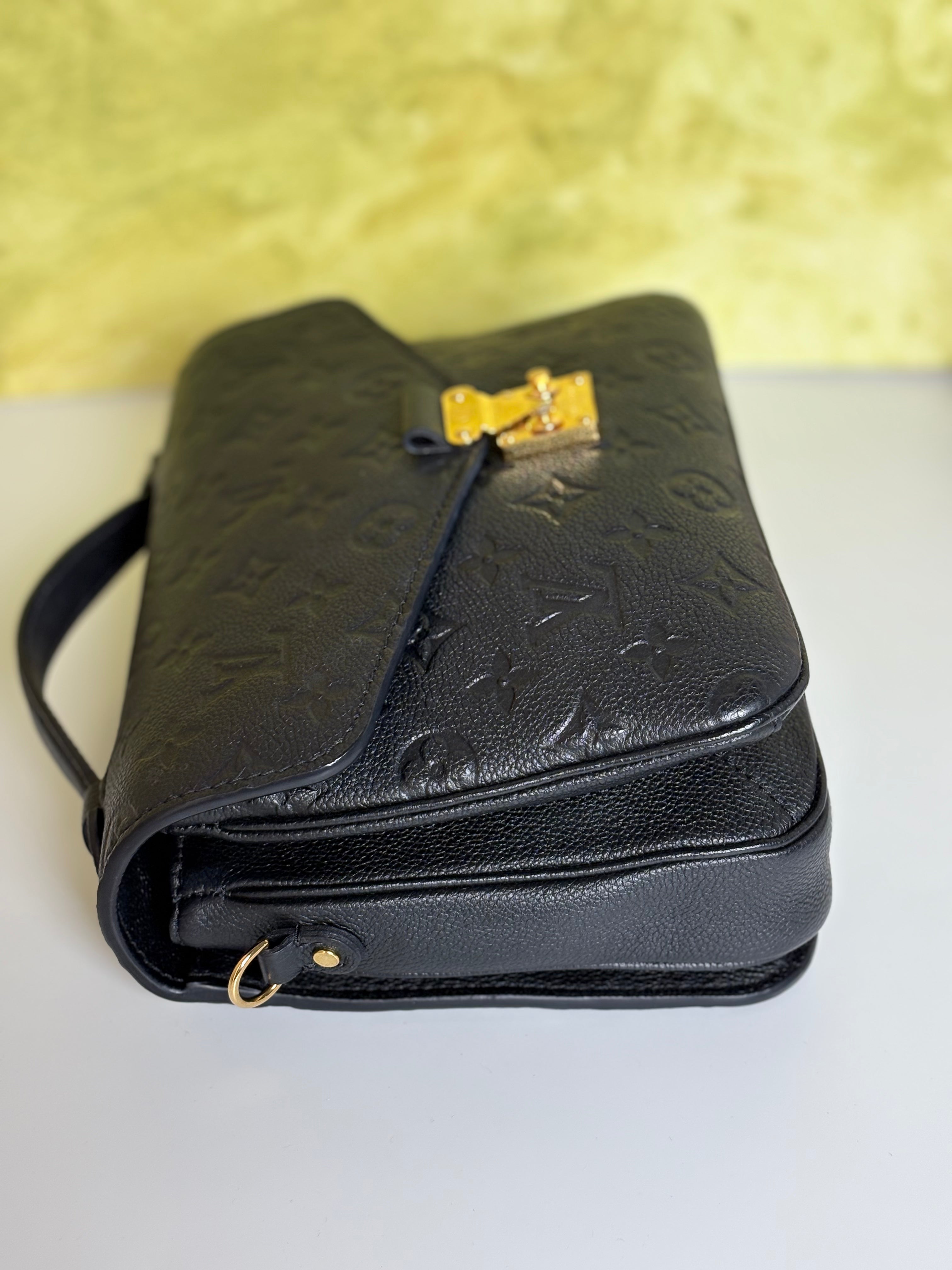 LOUIS VUITTON Metis empreinte black leather