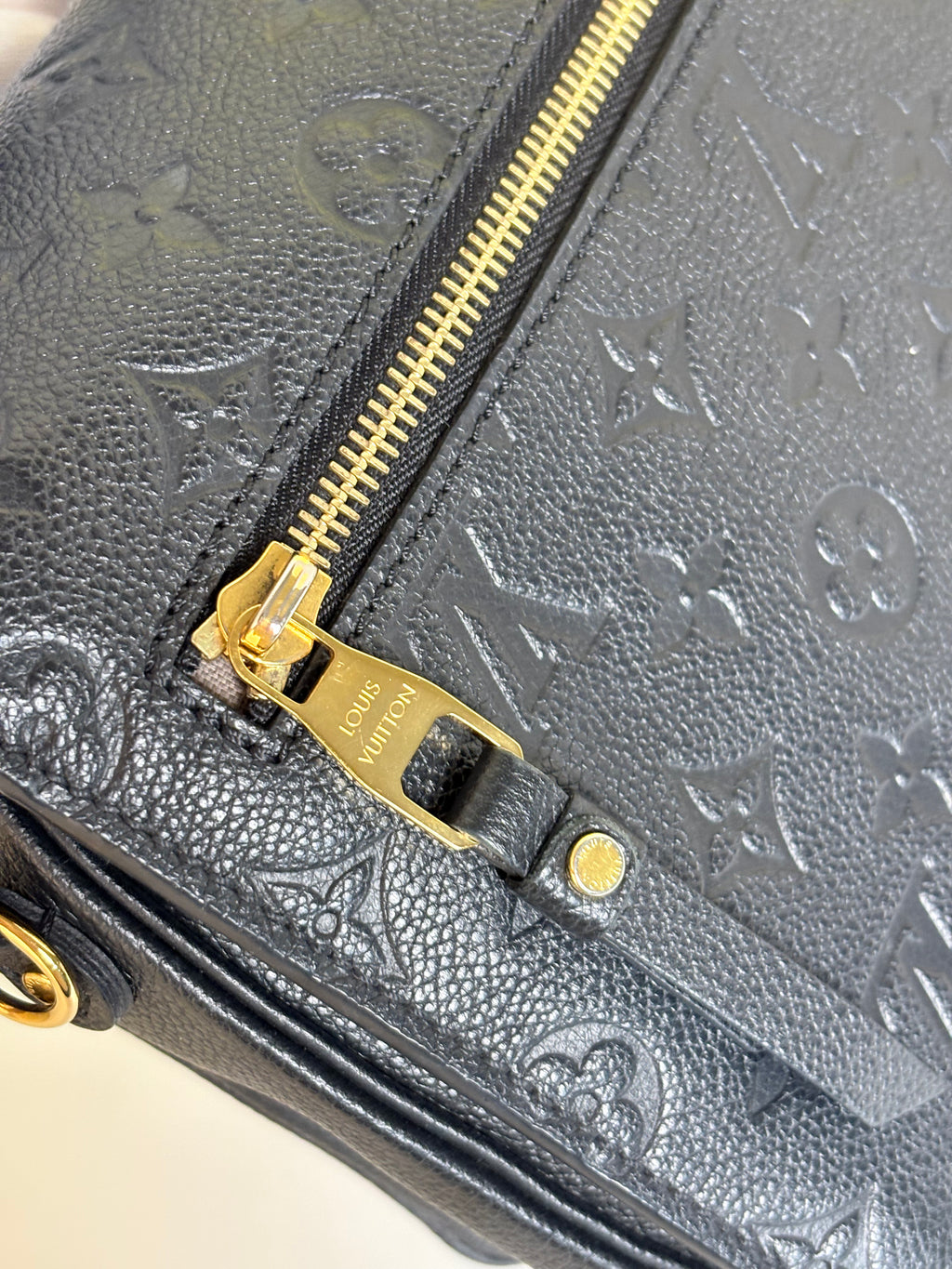 LOUIS VUITTON Metis empreinte black leather