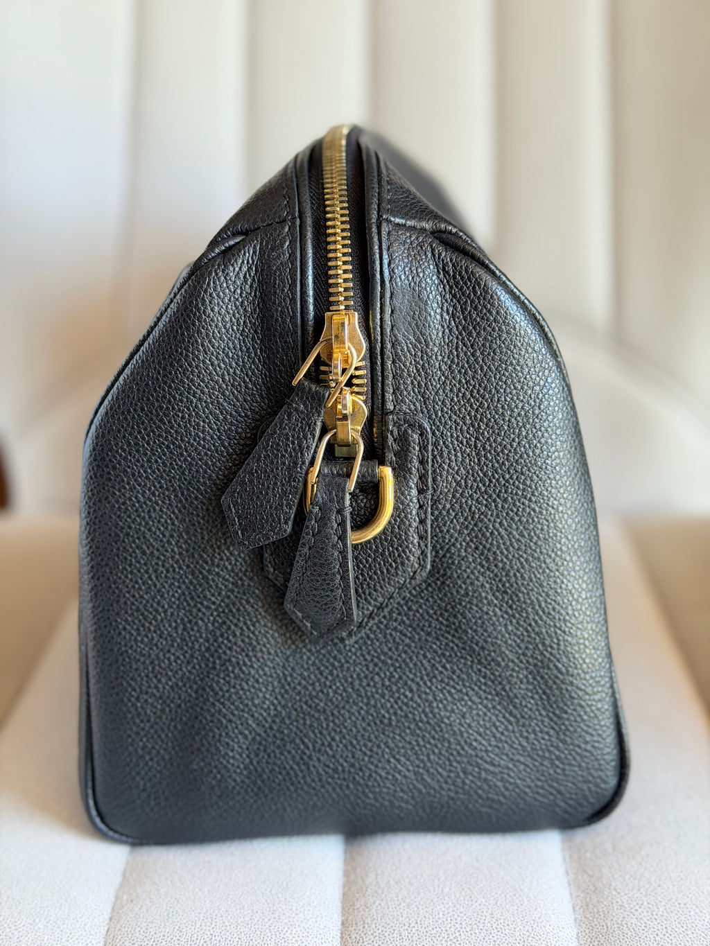 LOUIS VUITTON Speedy Bandoulière 25 – Empreinte Noir