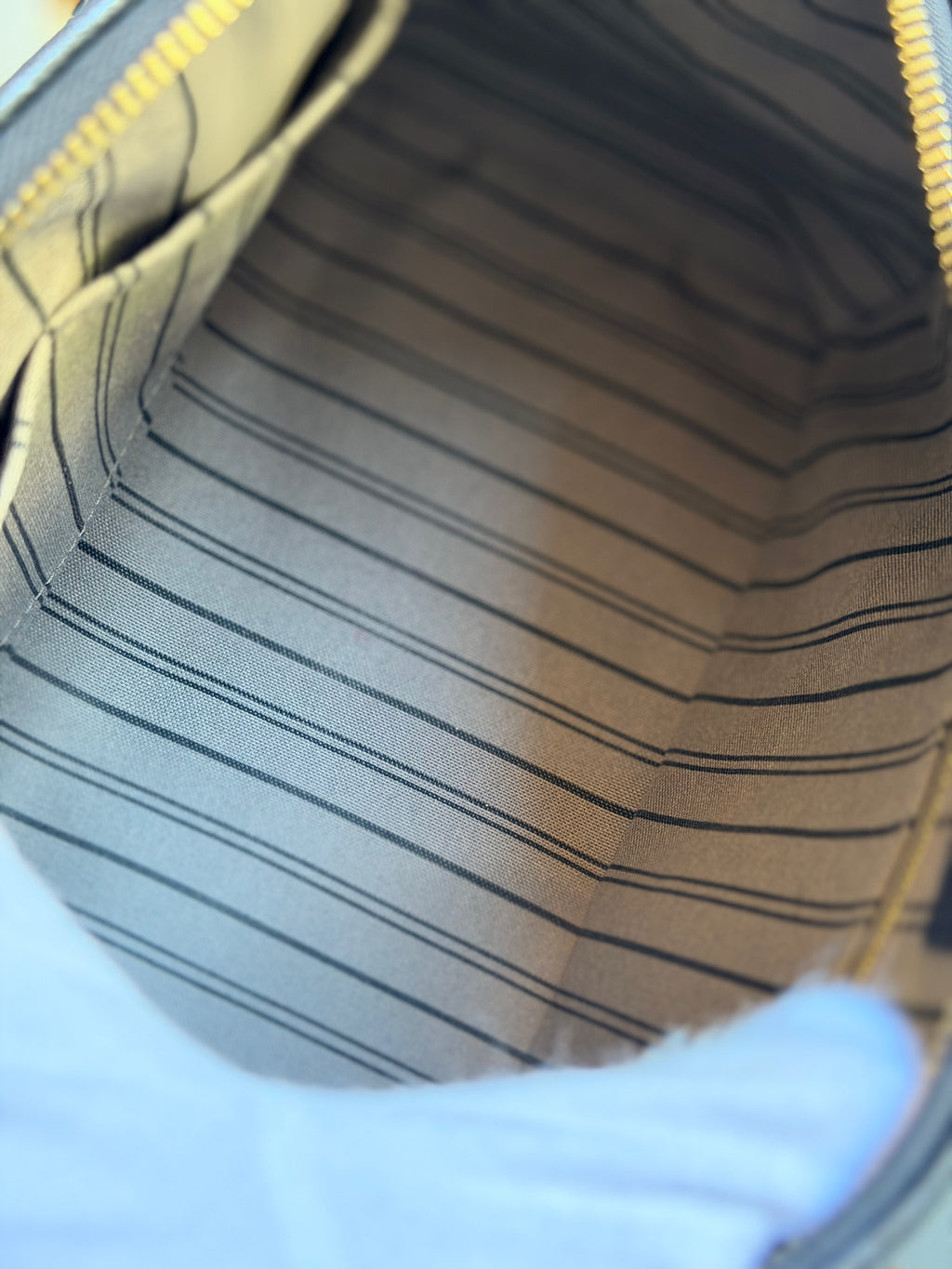 LOUIS VUITTON Speedy Bandoulière 25 – Empreinte Noir
