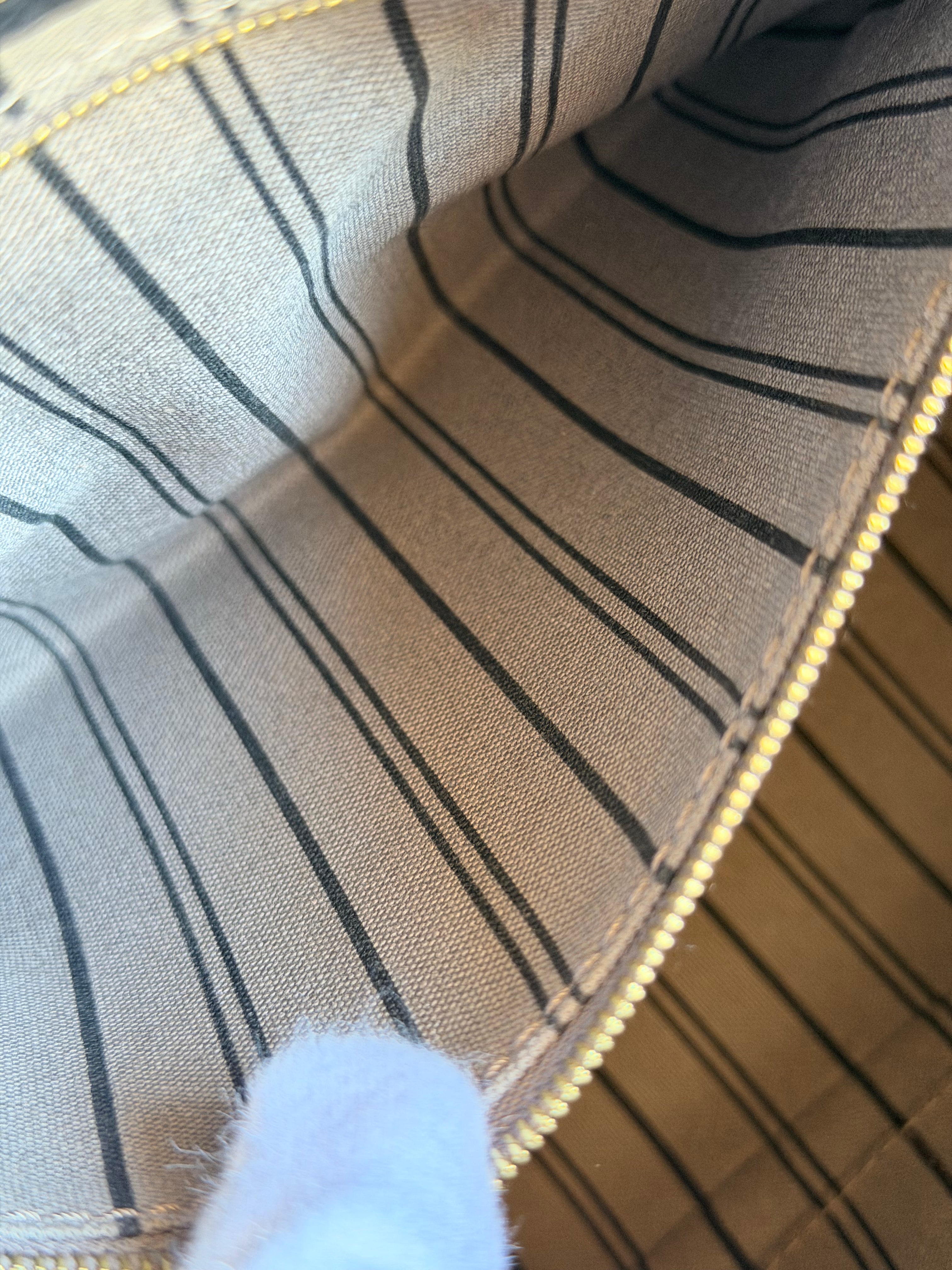 LOUIS VUITTON Speedy Bandoulière 25 – Empreinte Noir