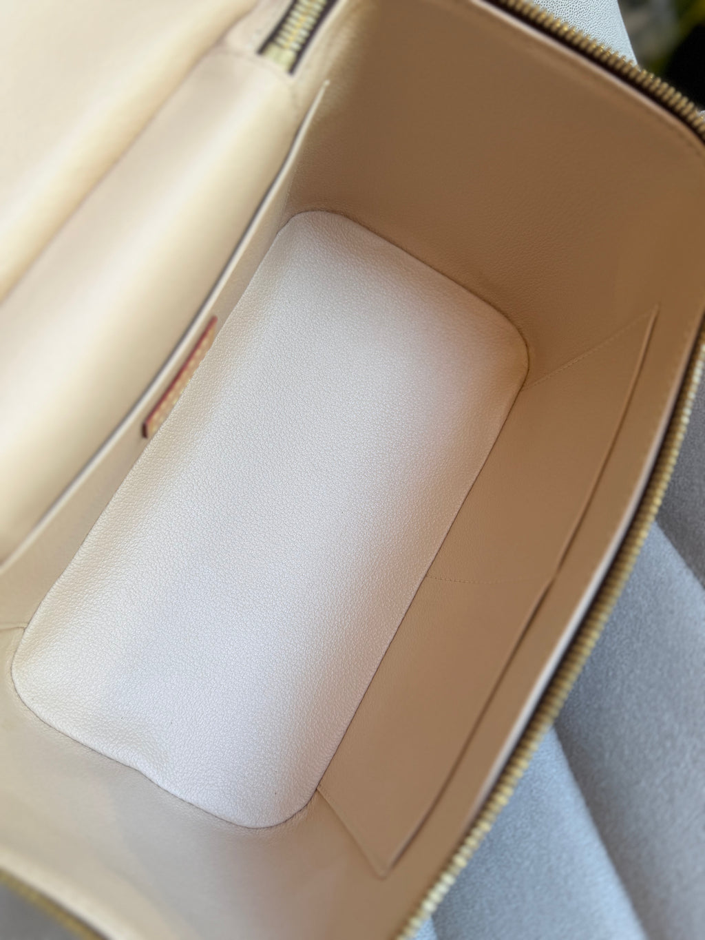 LOUIS VUITTON Nice BB Monogram