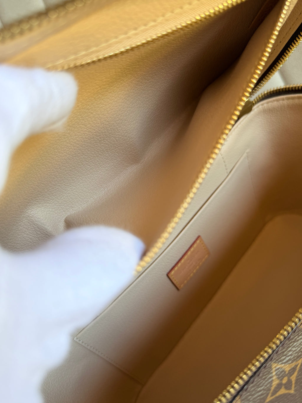 LOUIS VUITTON Nice BB Monogram