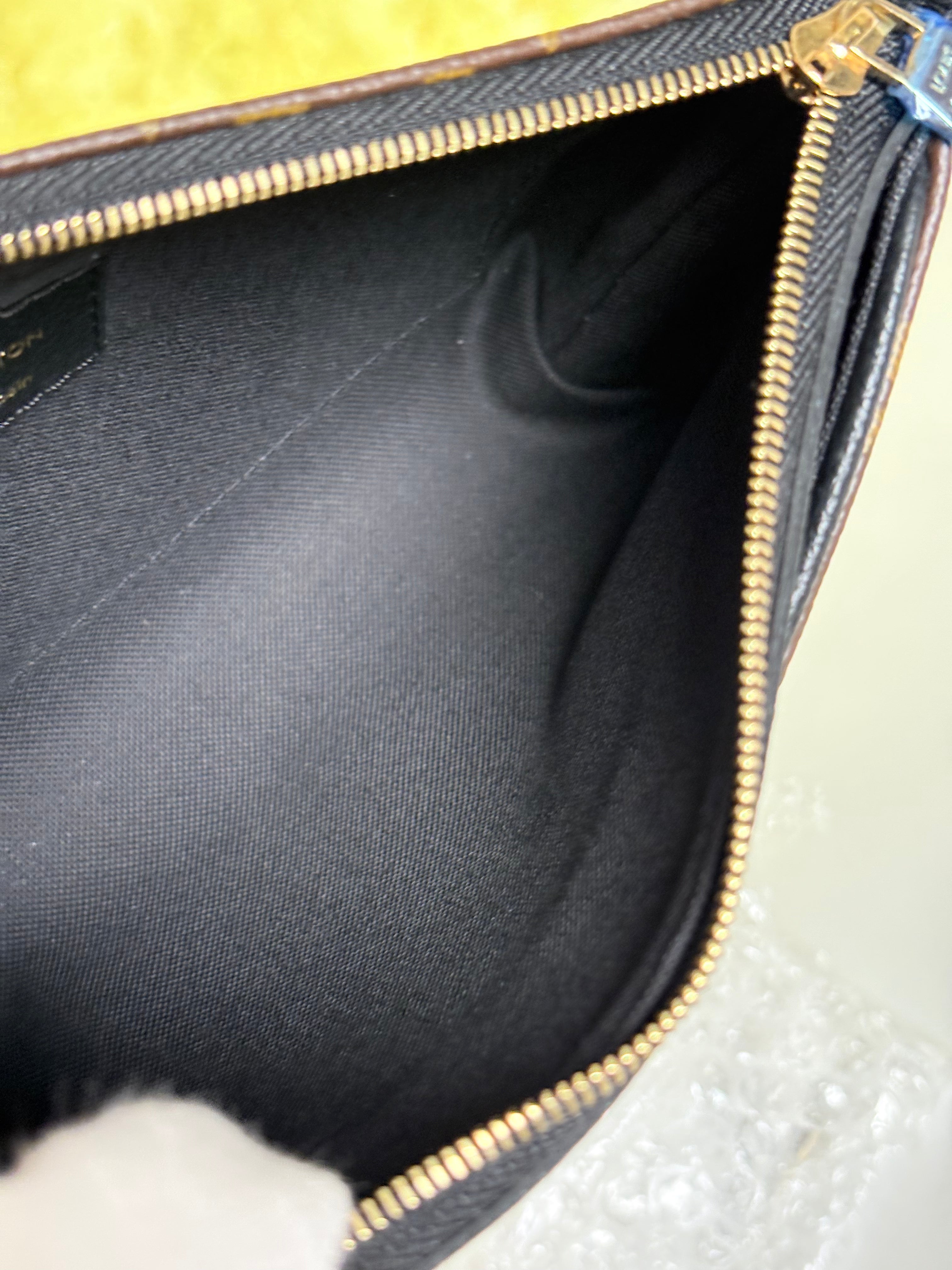LOUIS VUITTON Monogram Pallas Noir/Black Clutch Crossbody