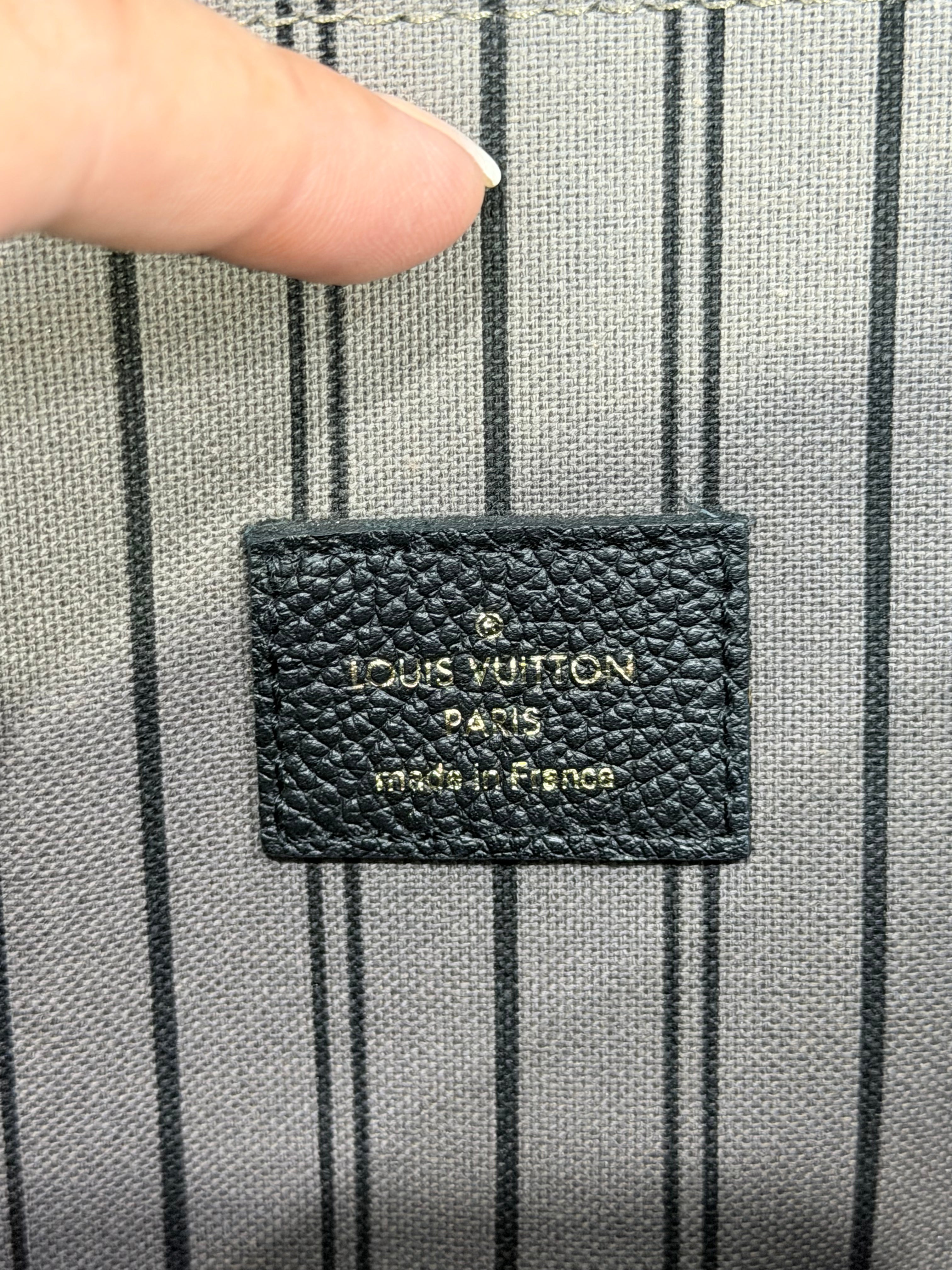 LOUIS VUITTON Pochette Metis black Empreinte Leather
