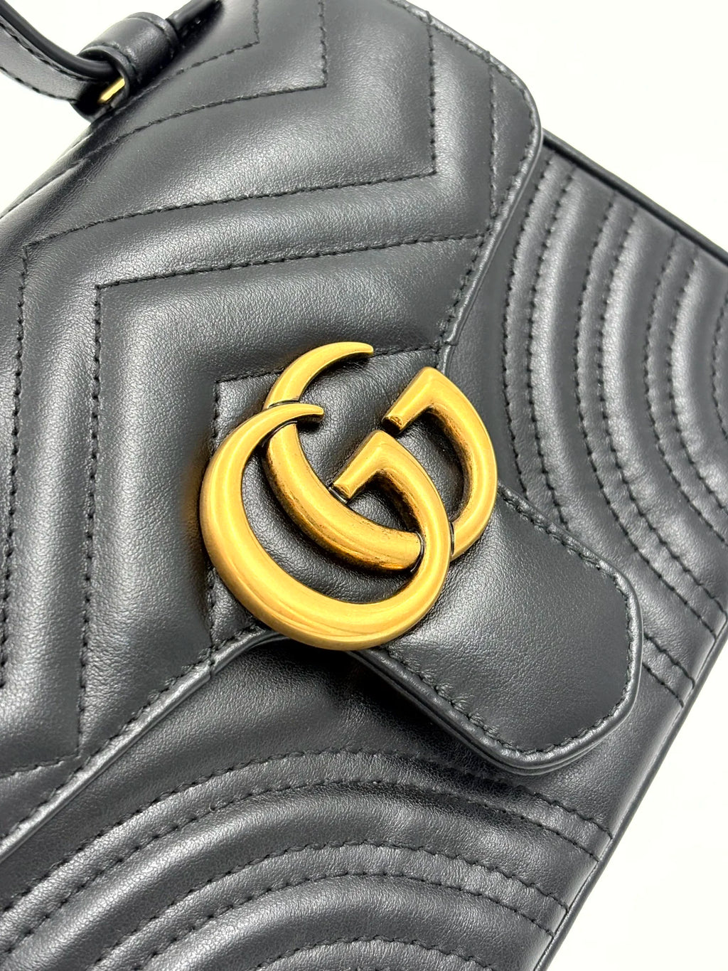 GUCCI marmont mini top handle in black leather
