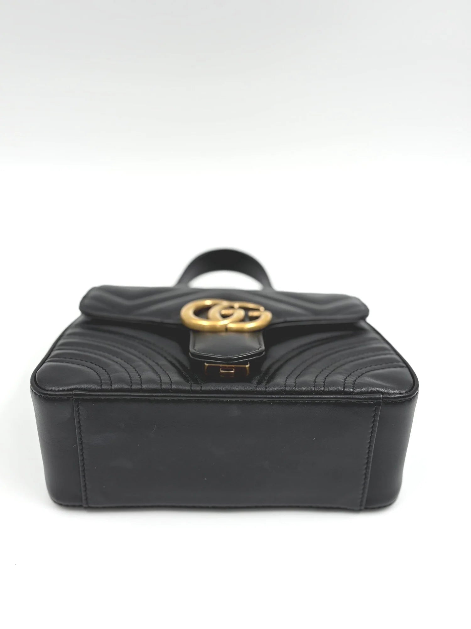 GUCCI marmont mini top handle in black leather