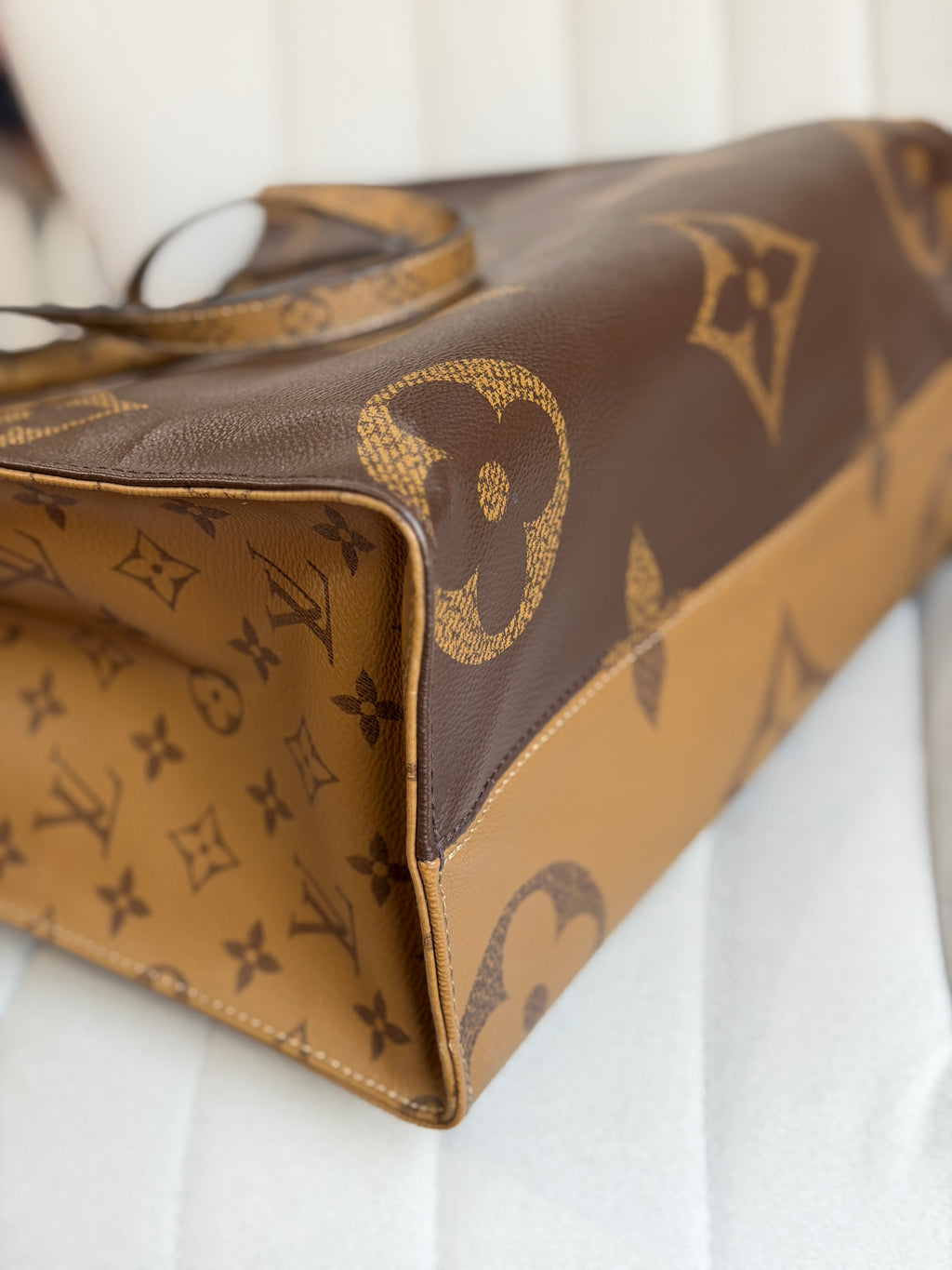 LOUIS VUITTON OnTheGo MM monogram