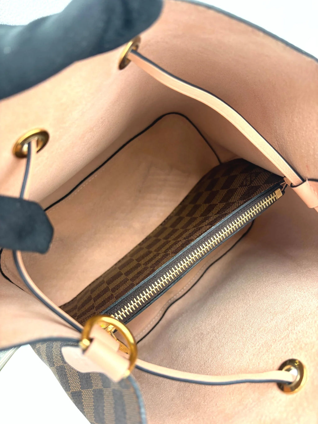 LOUIS VUITTON Damier Ebene Neonoe MM Venus Pink (microchipped)
