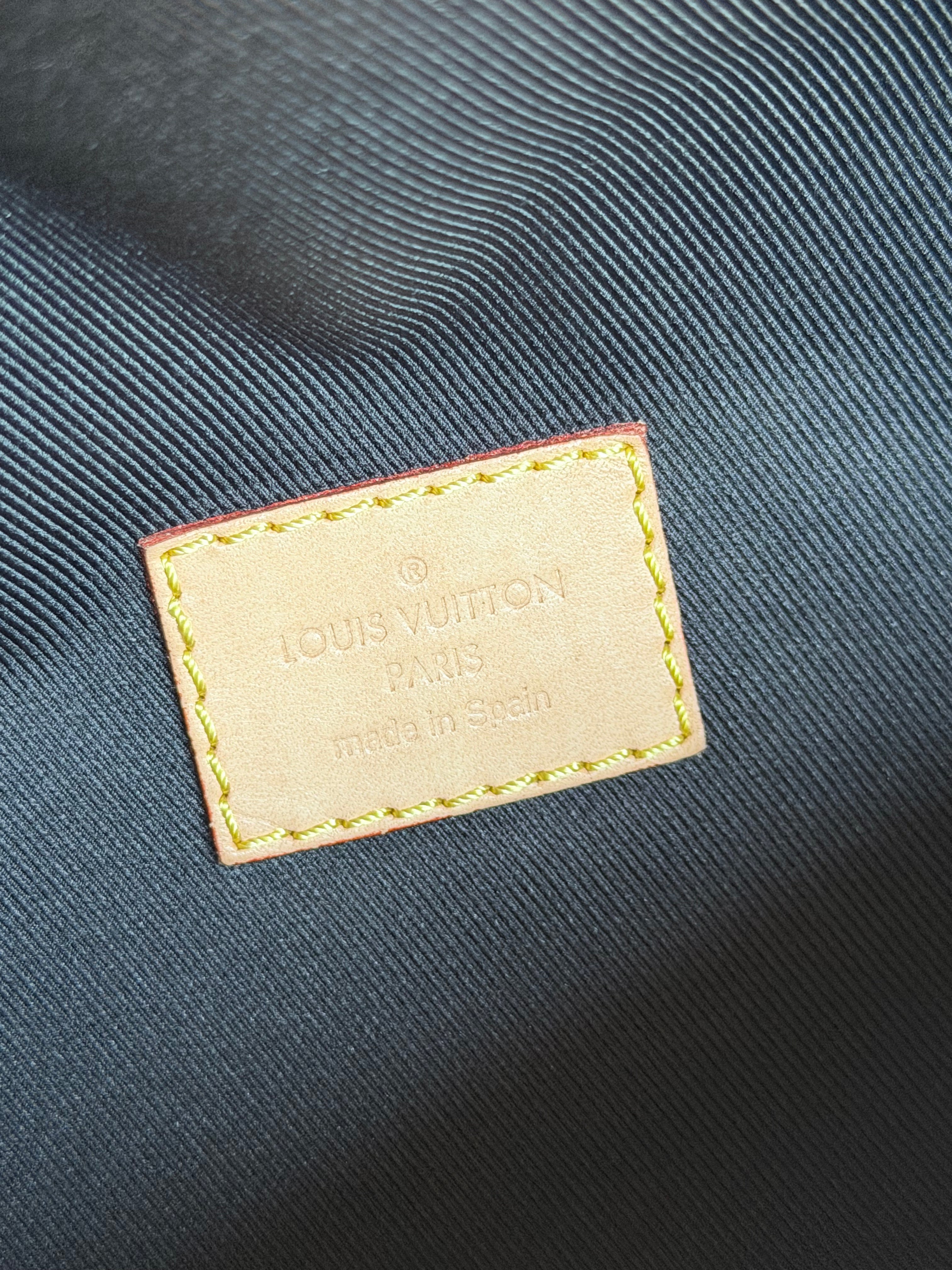 LOUIS VUITTON Bumbag Monogram