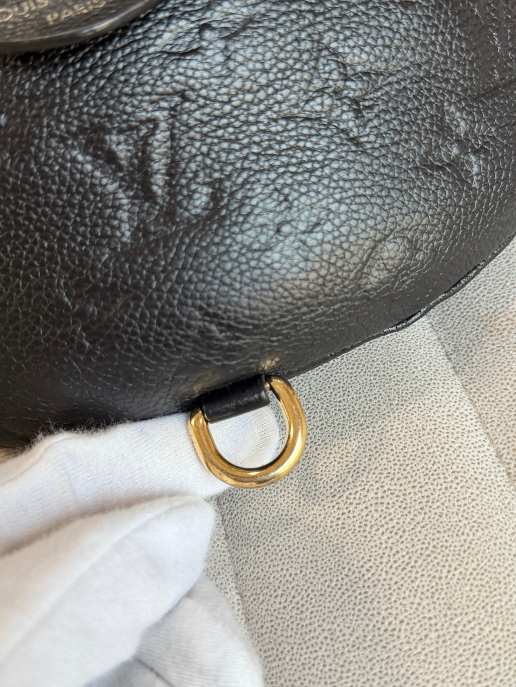 LOUIS VUITTON Bumbag Empreinte Noir