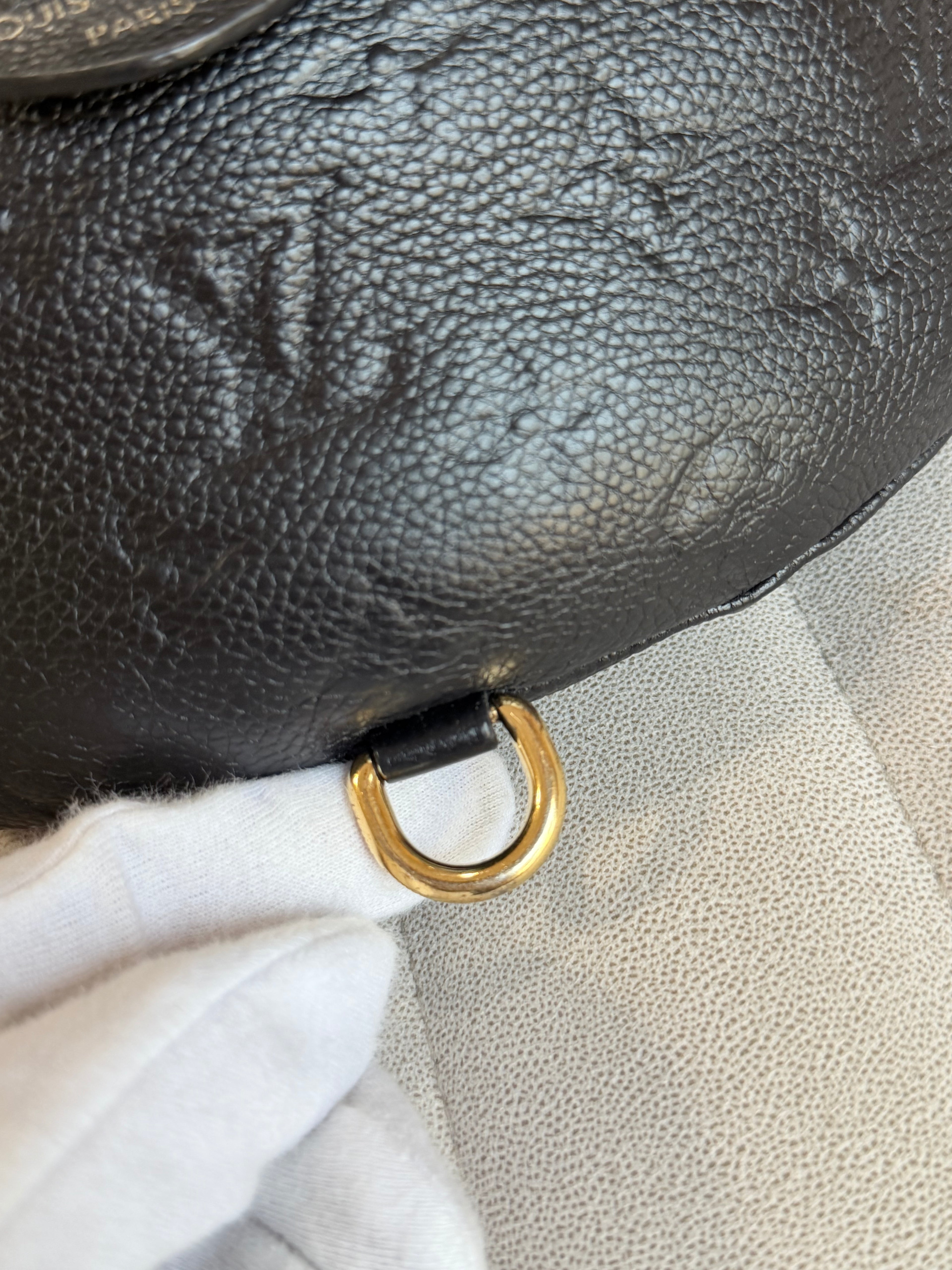 LOUIS VUITTON Bumbag Empreinte Noir
