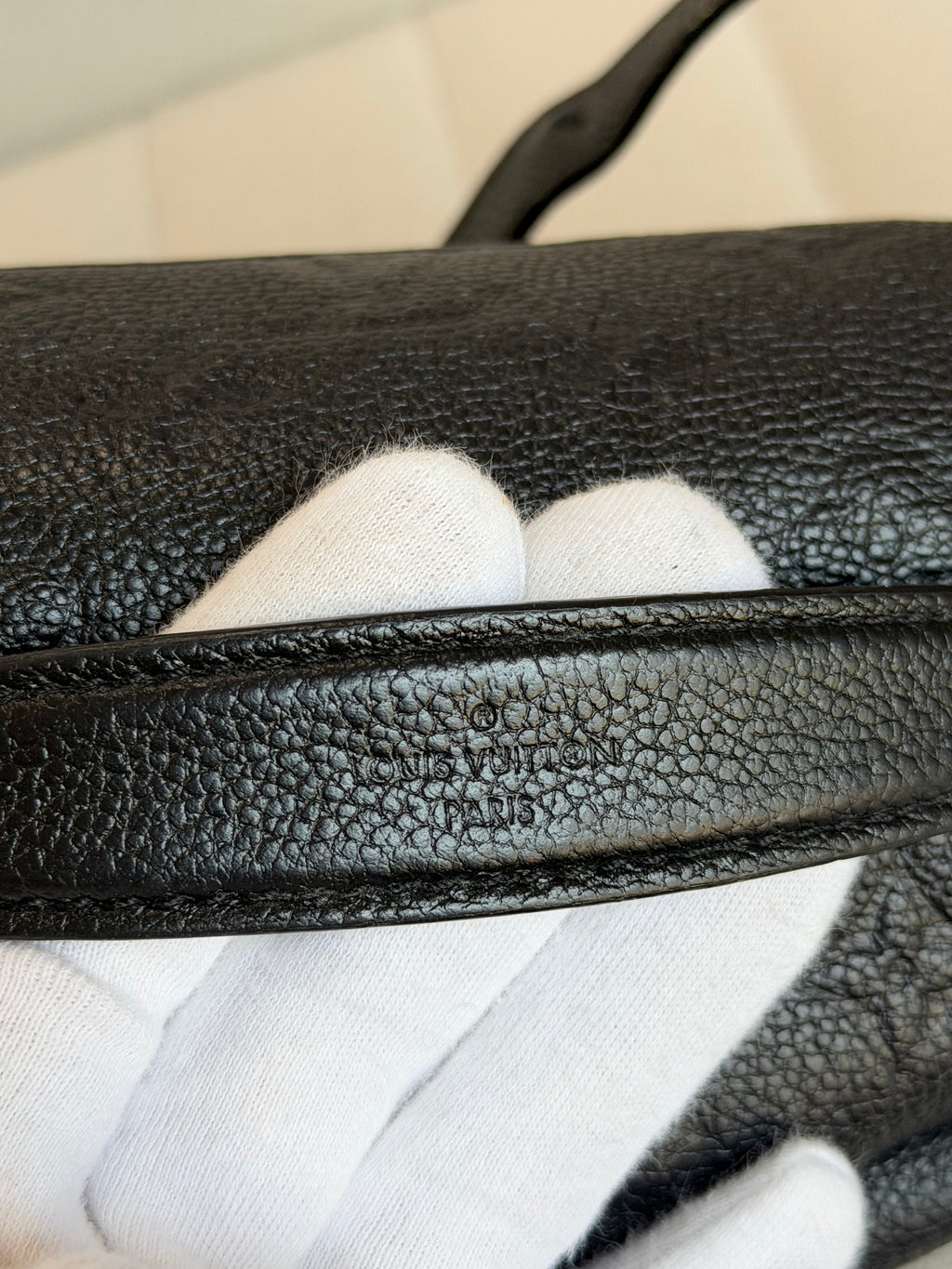 LOUIS VUITTON Bumbag Empreinte Noir