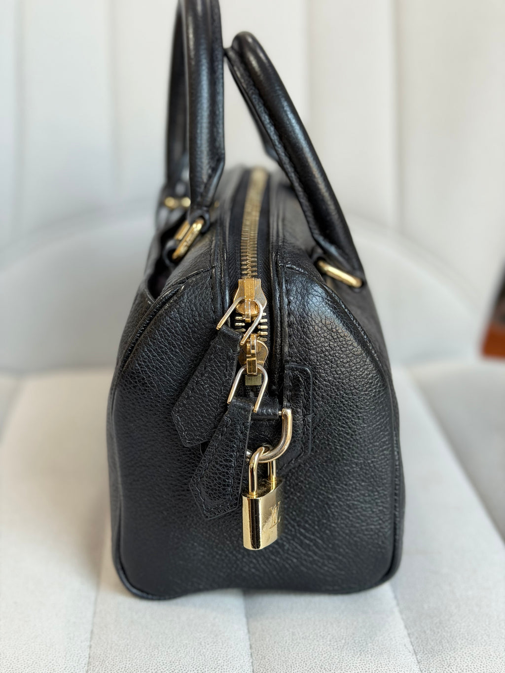 LOUIS VUITTON Speedy 20 Bandouliere Black Empreinte Leather