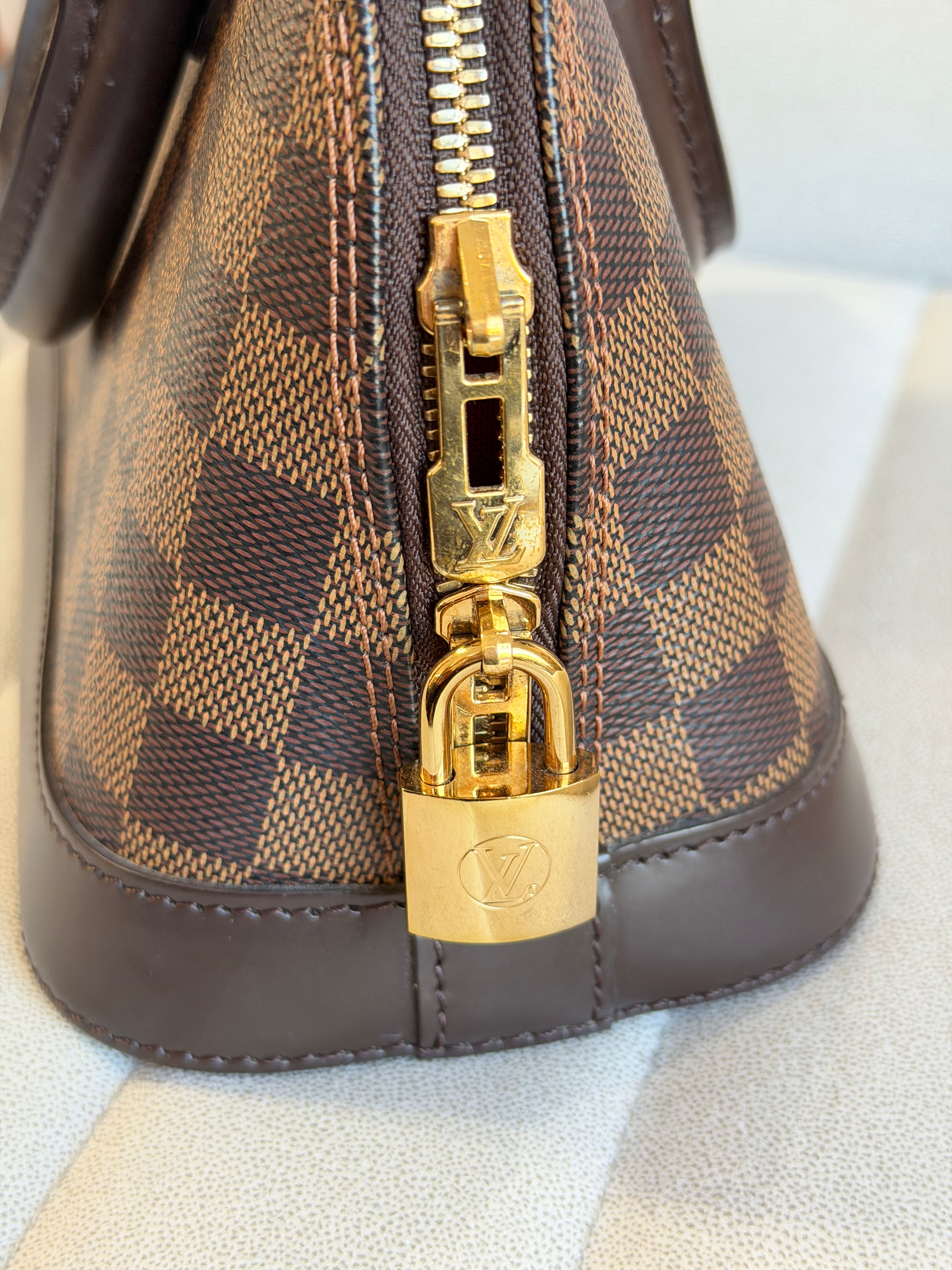 LOUIS VUITTON Alma BB Damier Ebene canvas