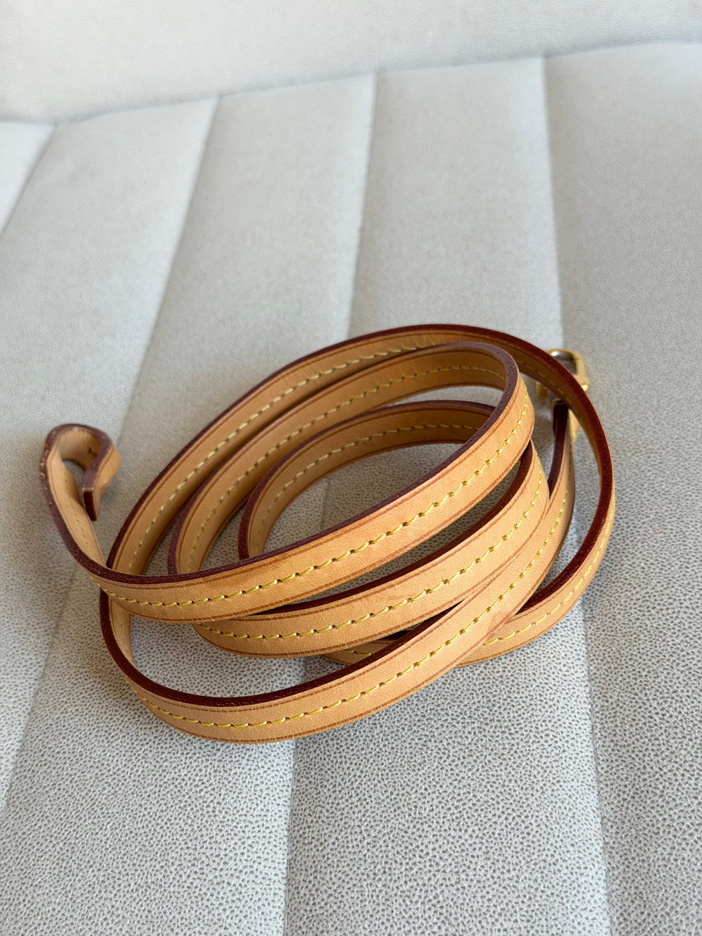 LOUIS VUITTON Favorite MM in monogram canvas