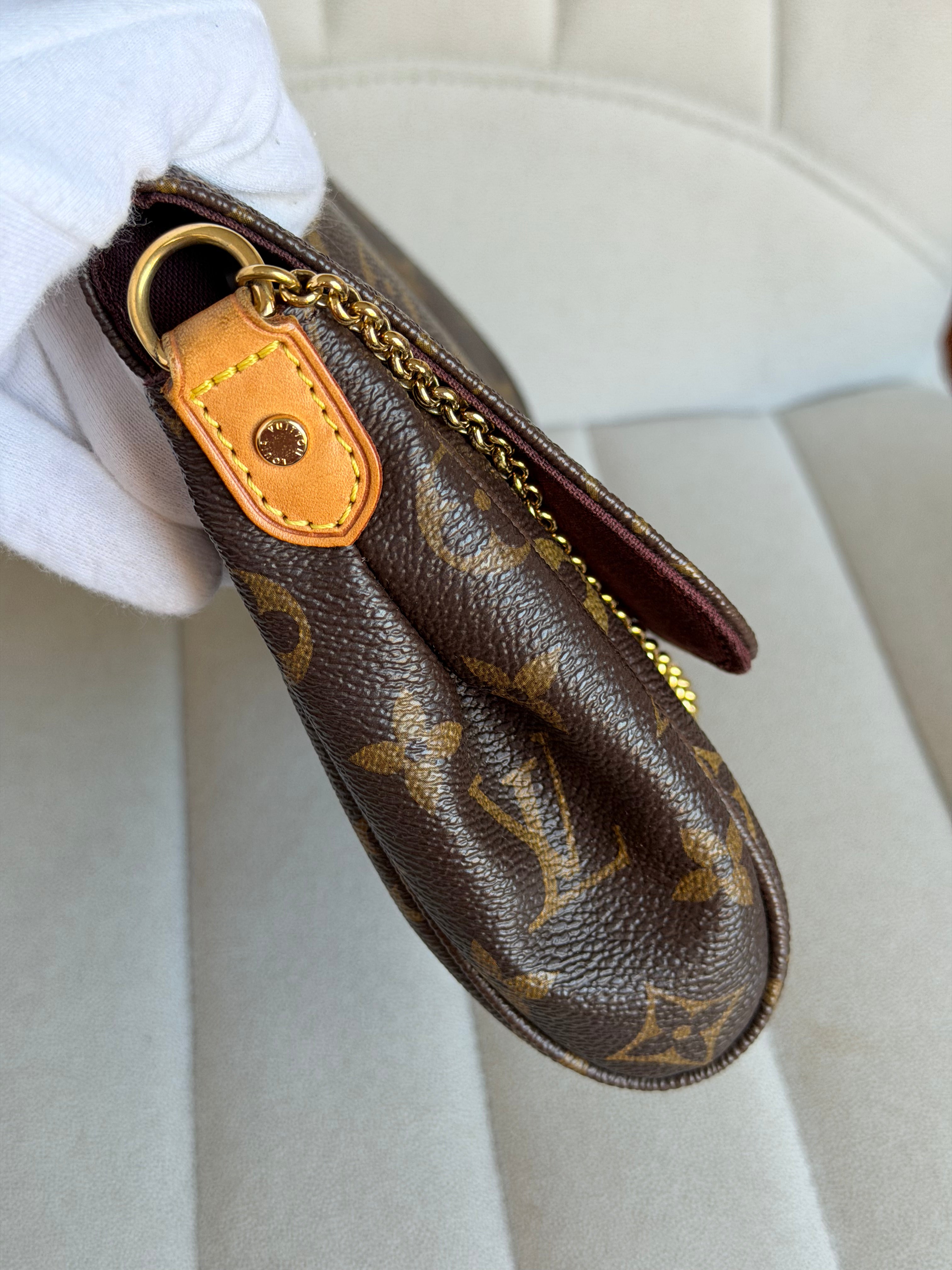 LOUIS VUITTON Favorite MM in monogram canvas