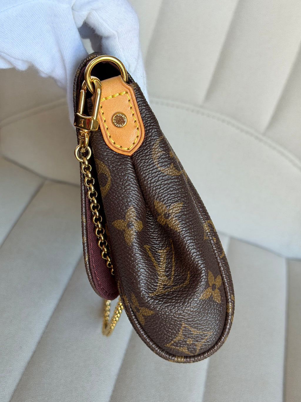 LOUIS VUITTON Favorite MM in monogram canvas