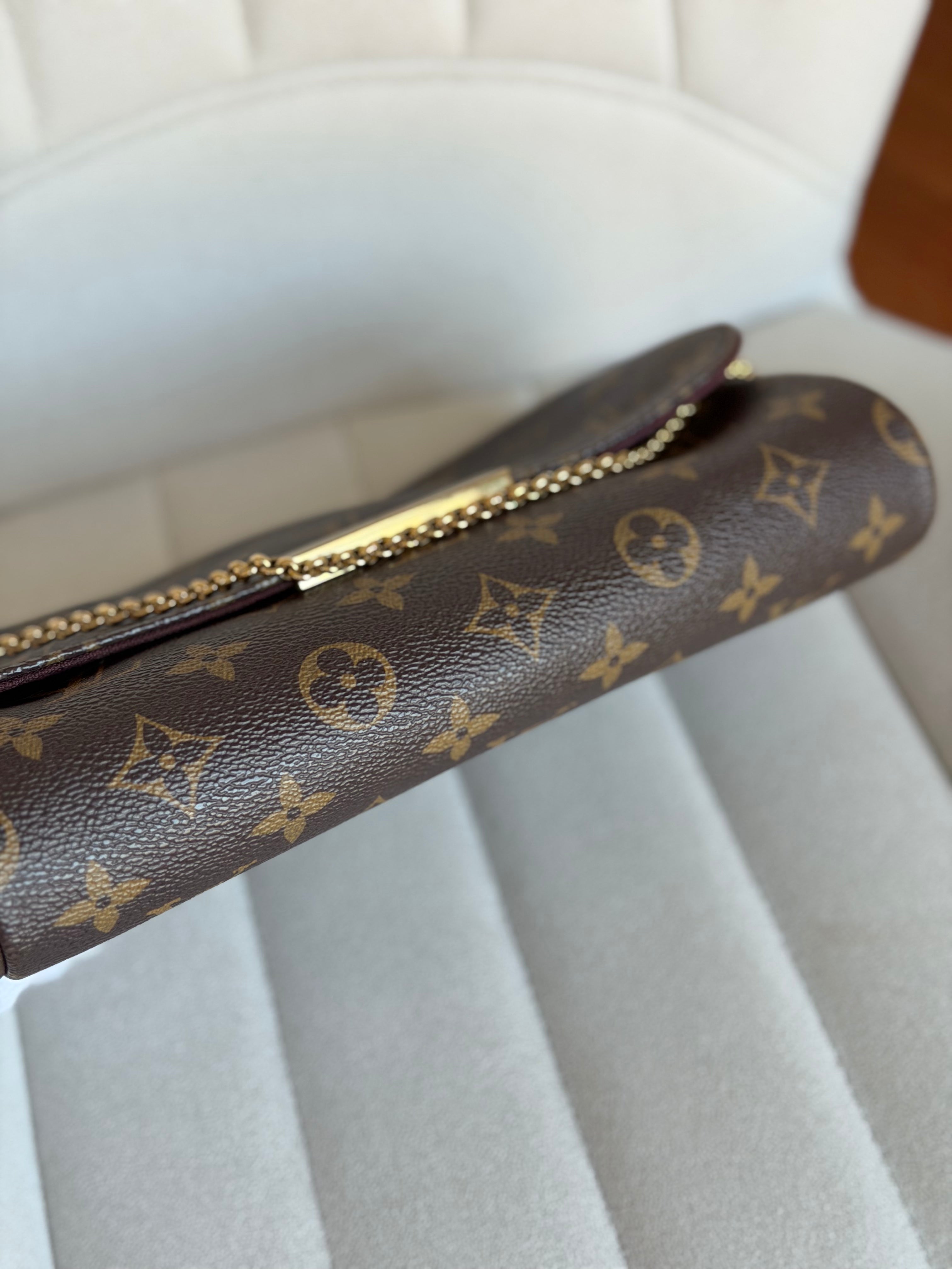 LOUIS VUITTON Favorite MM in monogram canvas