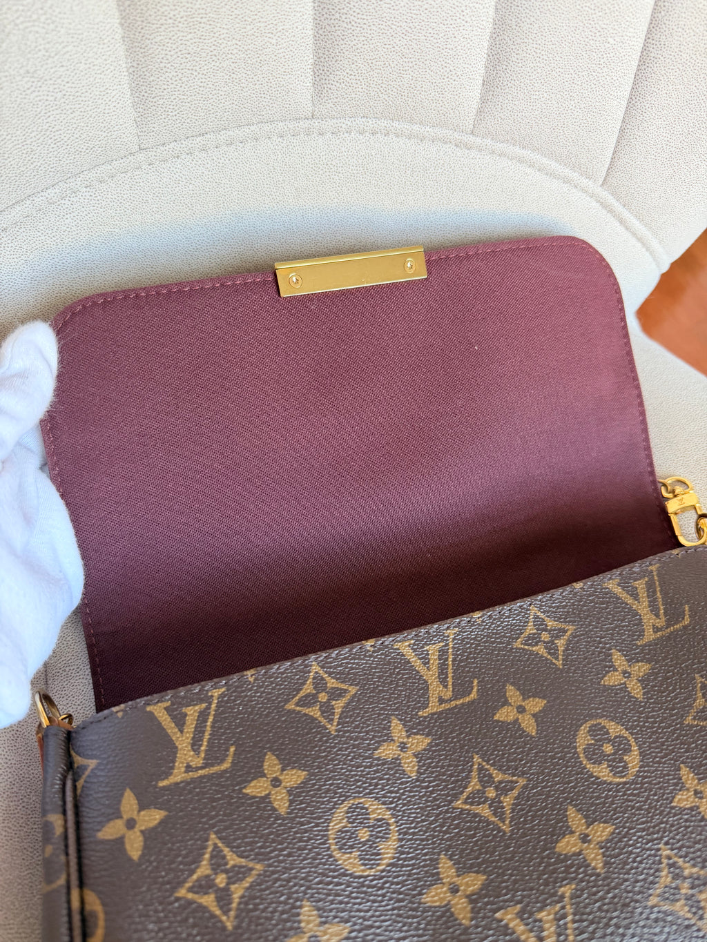 LOUIS VUITTON Favorite MM in monogram canvas