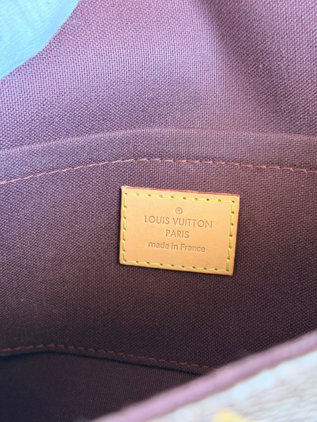 LOUIS VUITTON Favorite MM in monogram canvas